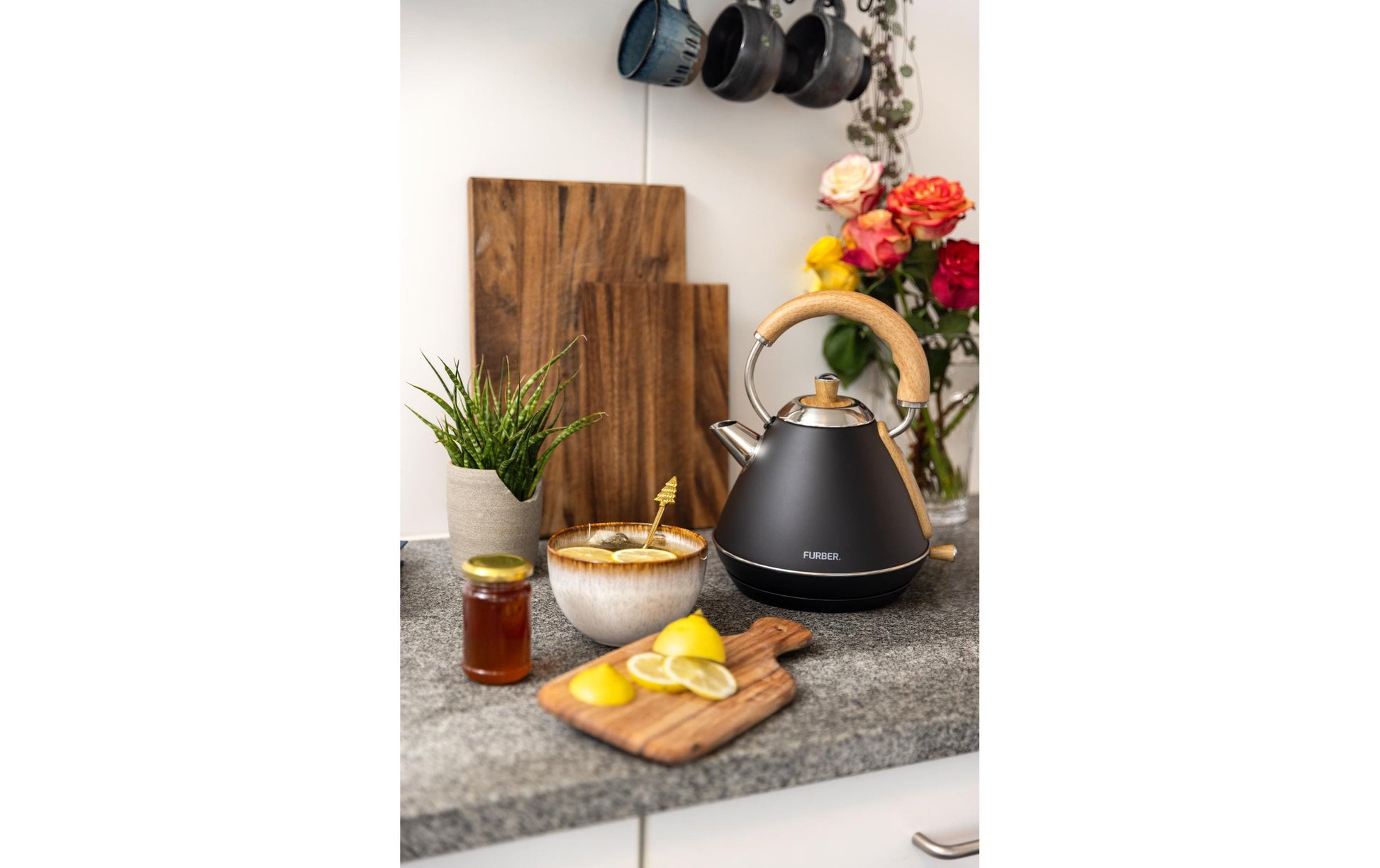 Furber. Furber Wasserkocher – 1,7 l, Edelstahl, Schwarz