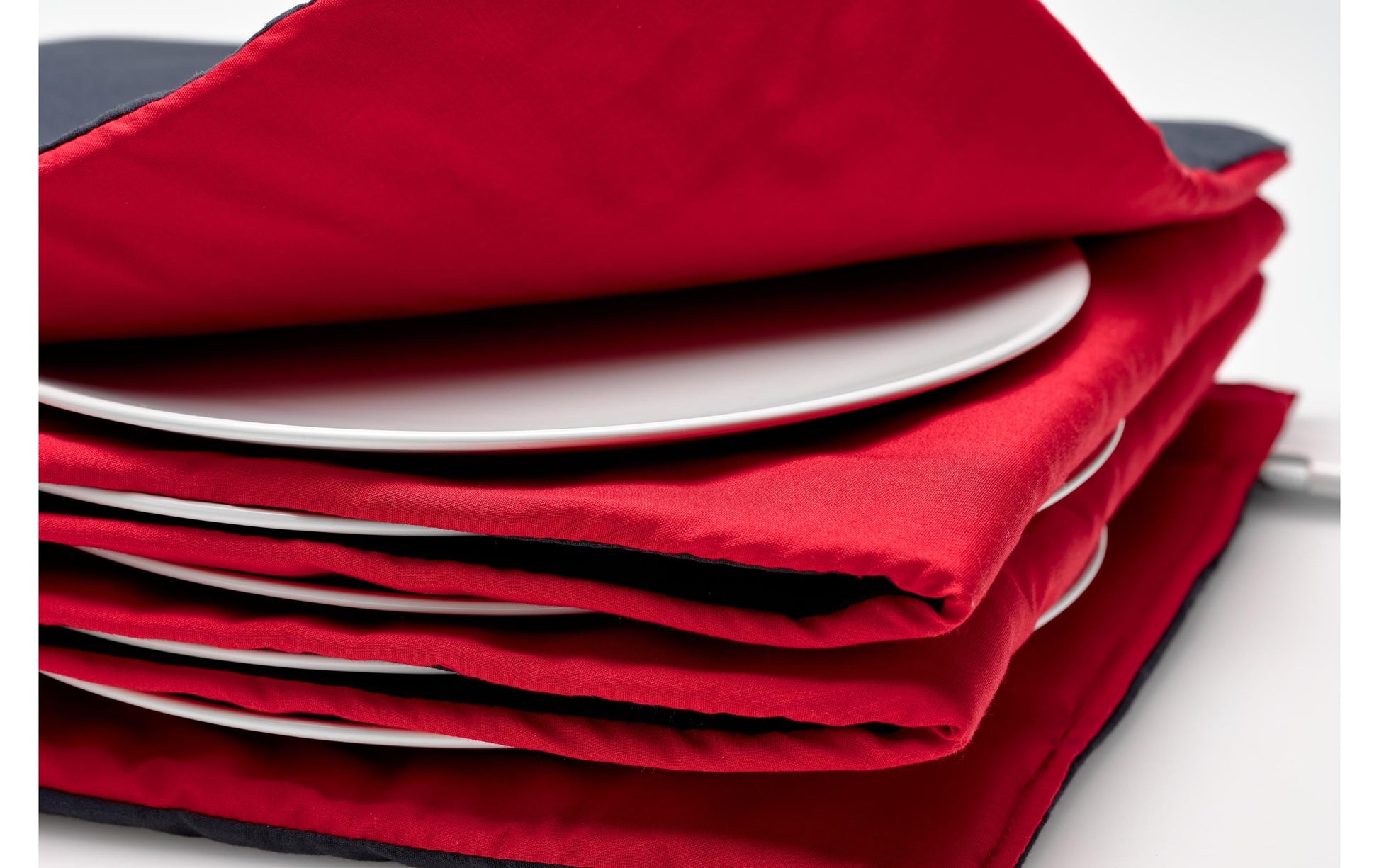 Solis Tellerwärmer Typ 8651 – 10 Teller, Ø 32 cm, Textil, waschbar – Schwarz/Rot