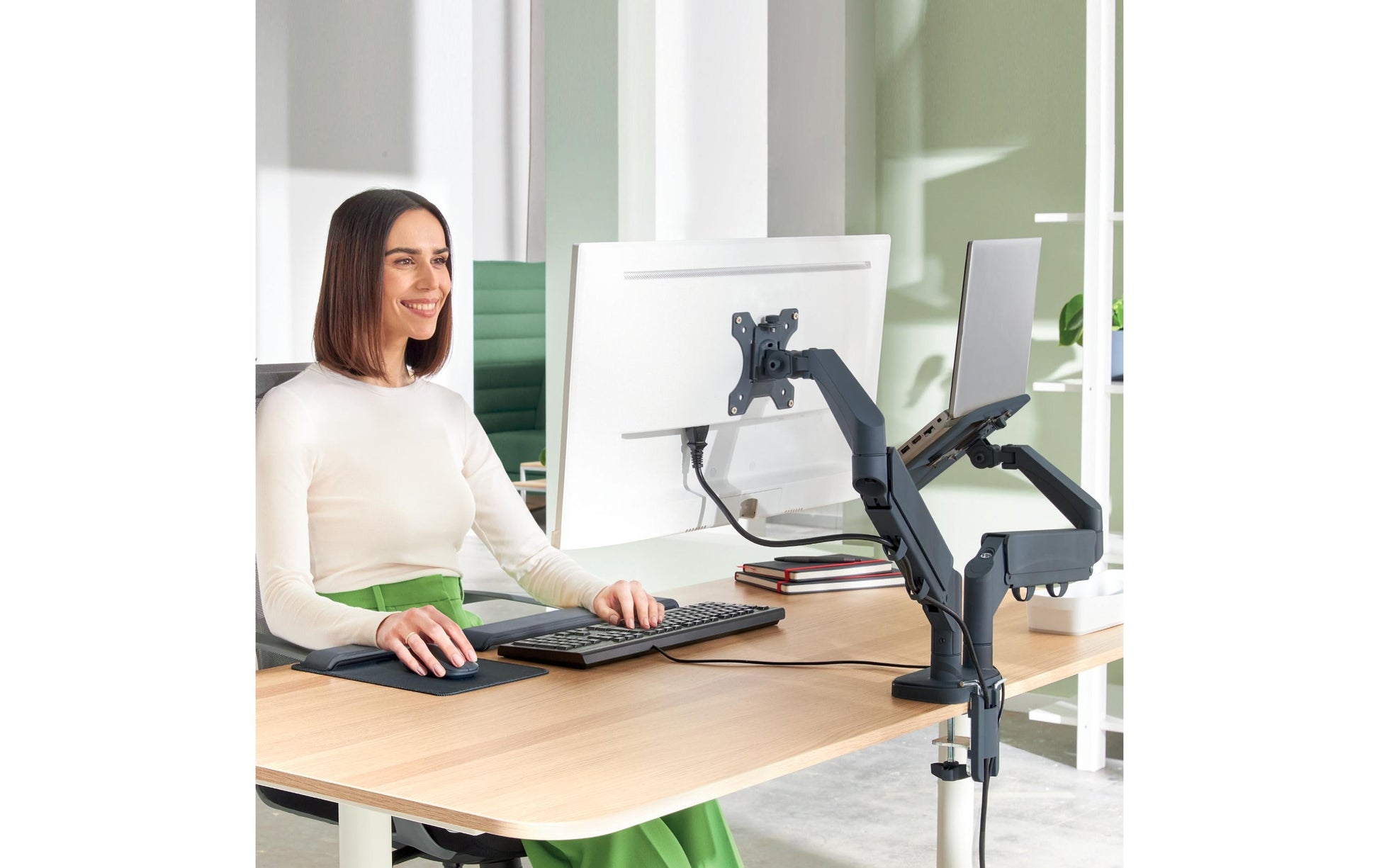 Leitz Ergo 65380089 – Monitorarm, Tischklemme/Tischdurchführung, bis 32", VESA 75 × 75/100 × 100 mm, 9 kg