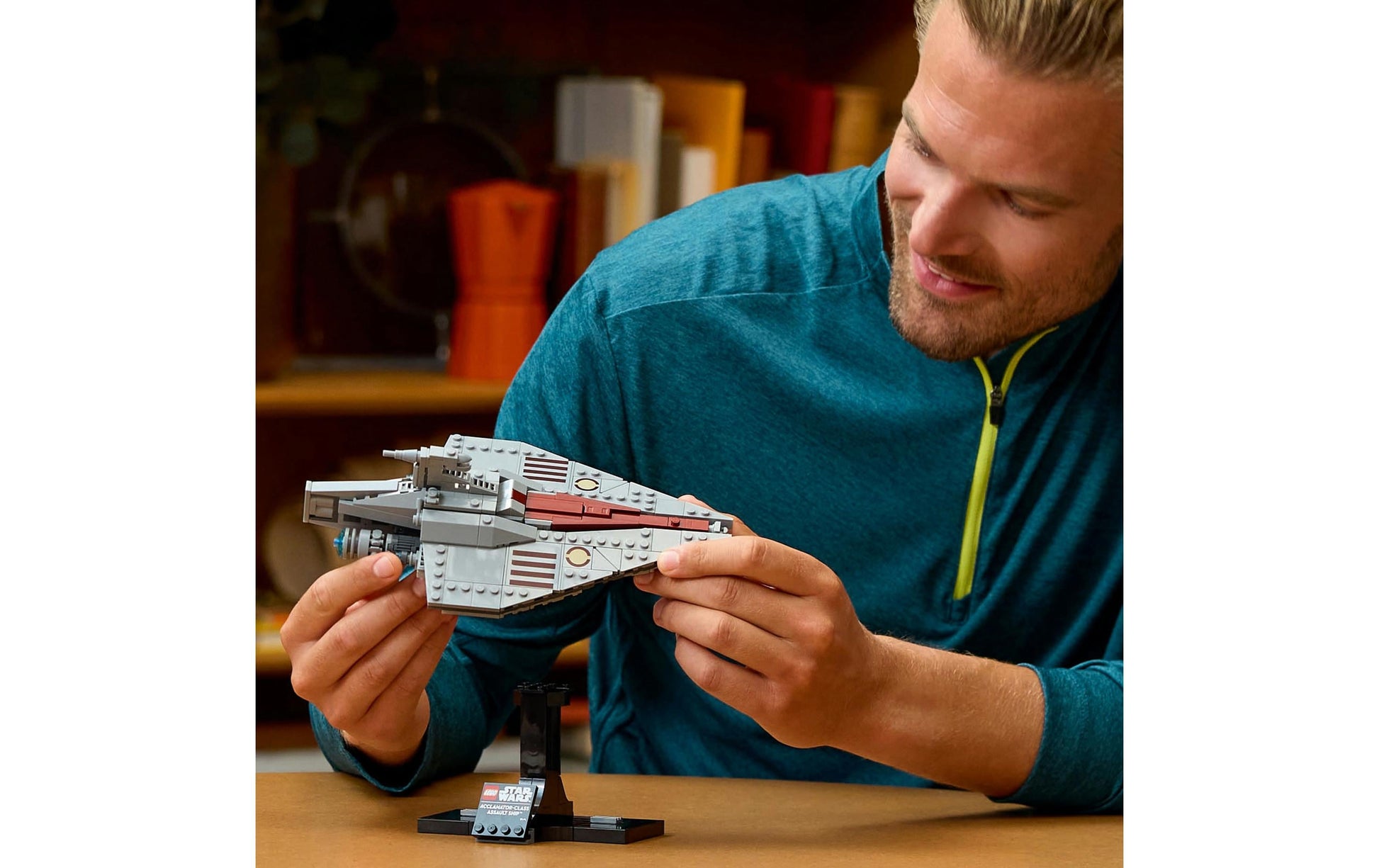 LEGO Assault Ship der Acclamator-Klasse Bauset – Star Wars – 450-teilig – 26,2×5,9×28,2 cm – ab 18 J.