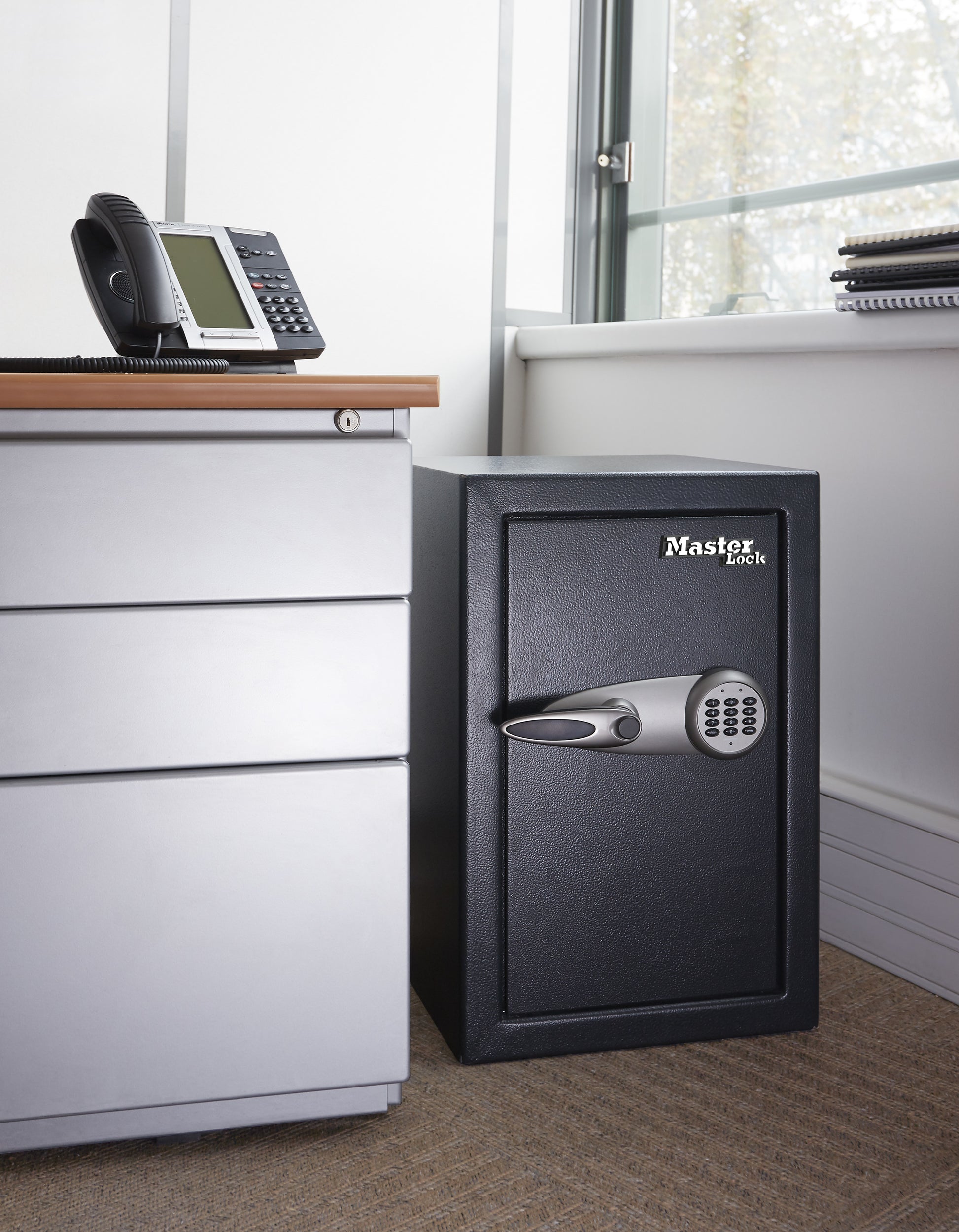 Master Lock Tresor T8-331 – Elektronik + Schlüssel – 119,9 l – Schwarz