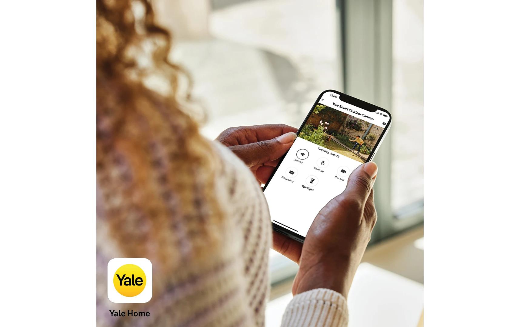 Yale Netzwerkkamera – 2,1 MP, Full HD (1920 × 1080), WLAN, für Amazon Alexa, grau