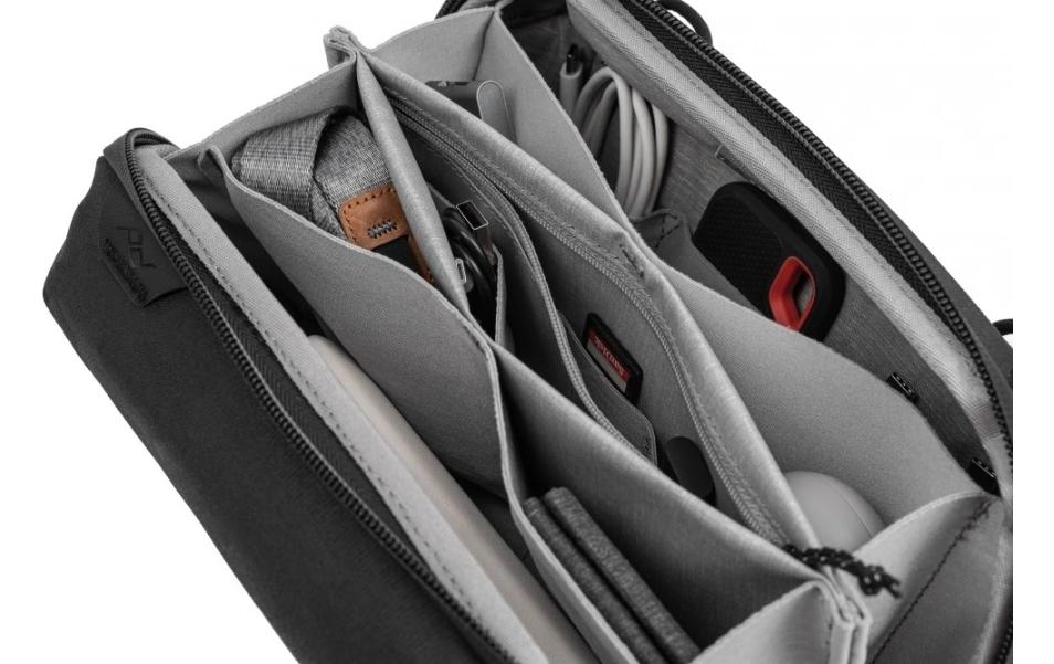 Peak Design Tech Pouch – Reissverschluss, Handgriff, Zusatzfächer – 2 l – 240 × 150 × 100 mm – Schwarz