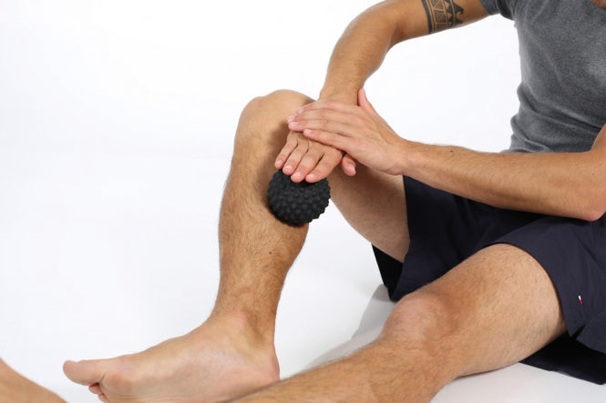 TOGU Massageball – hart – 9 cm – schwarz