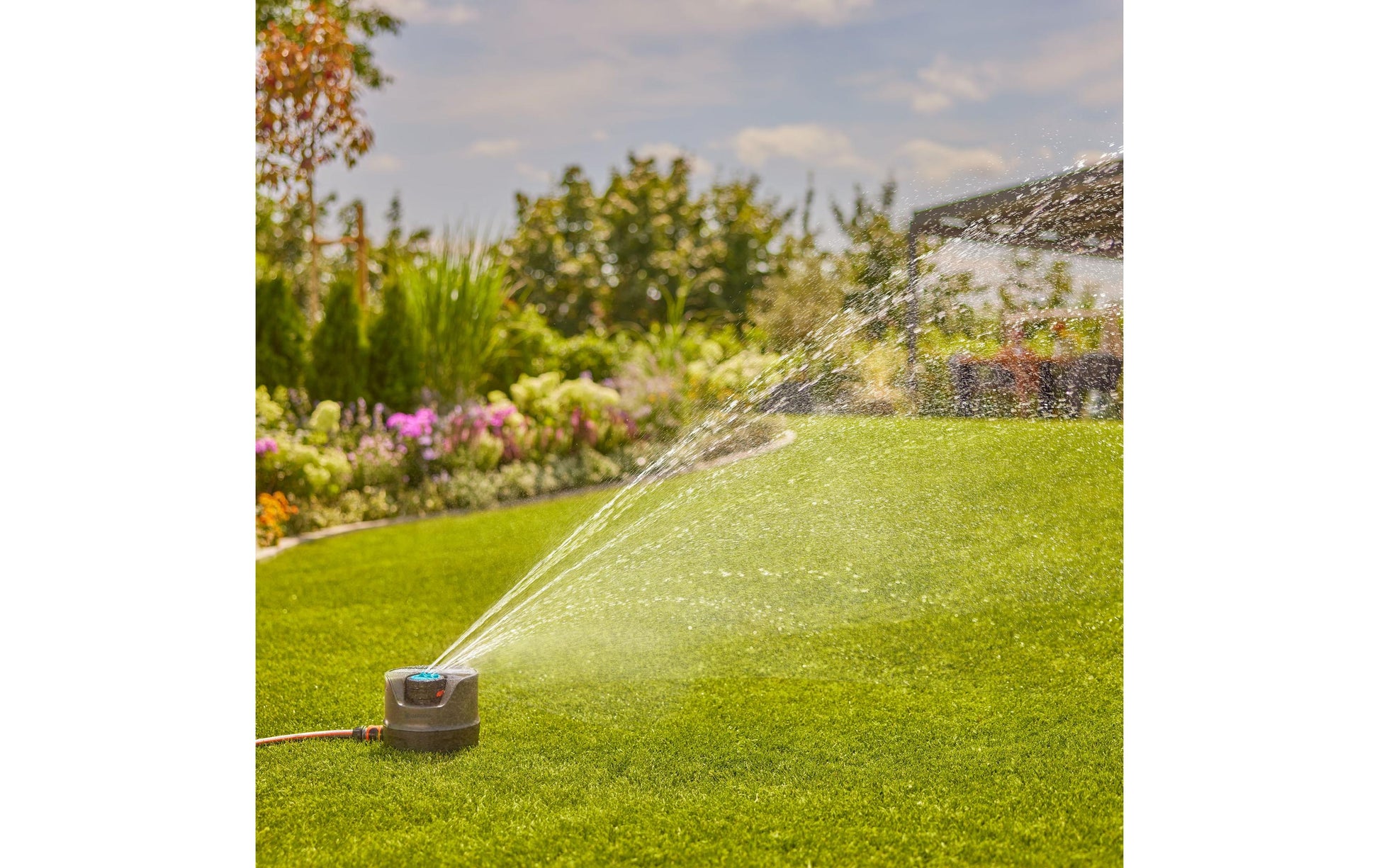 Gardena AquaPrecise – Kreisförmiger Sprinkler, Sprühbereich 2,5–10 m, Flächenabdeckung 320 m², Schwarz/Grün