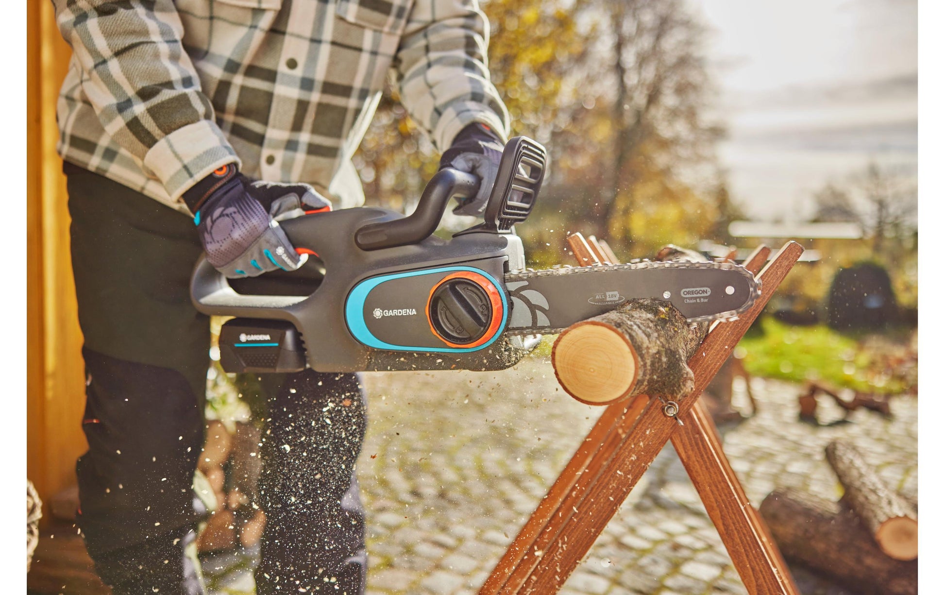 Gardena Akku-Kettensäge – 18 V – Schwertlänge 250 mm – Solo – POWER FOR ALL