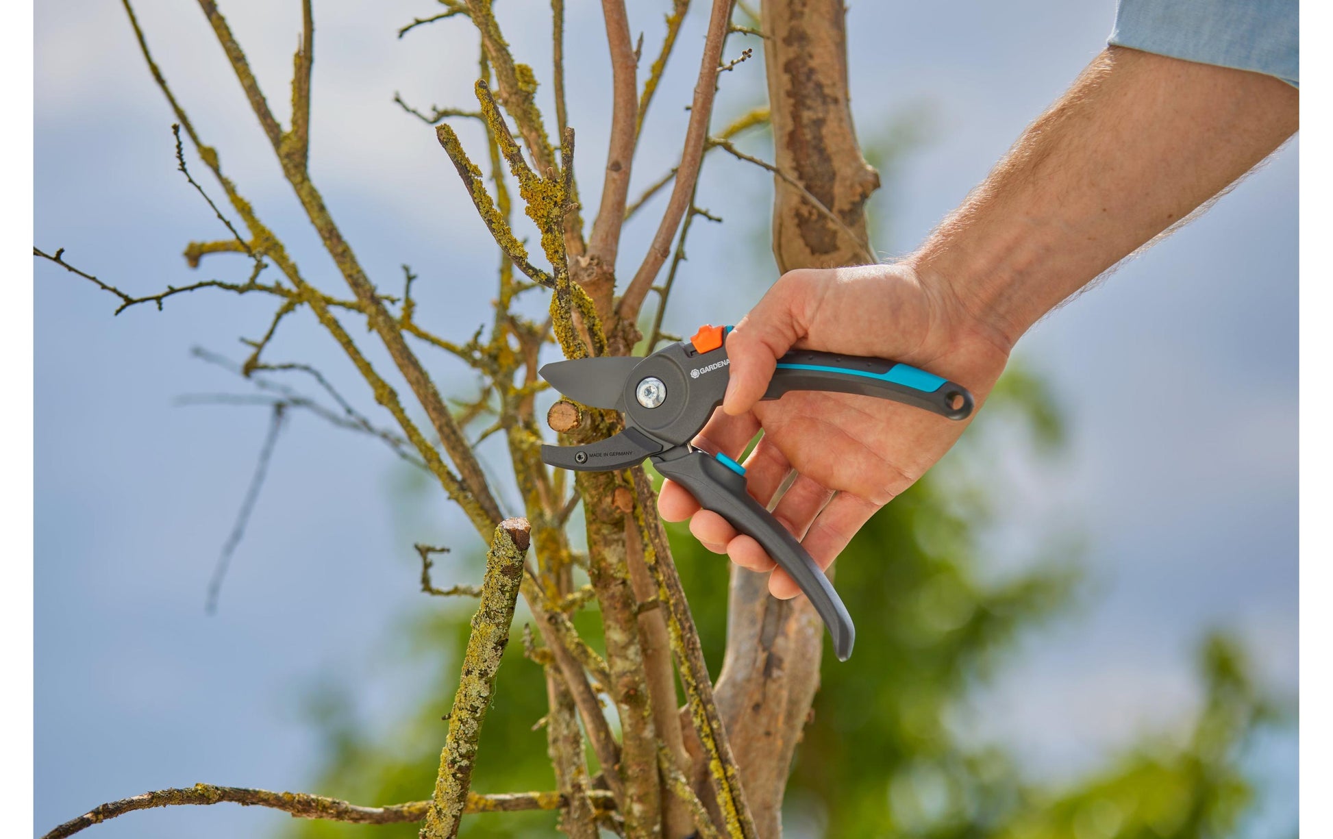Gardena PremiumCut pro – Gartenschere 24 mm, Kunststoffgriff, mit Sicherheitssperre, schwarz, 1 Stk.