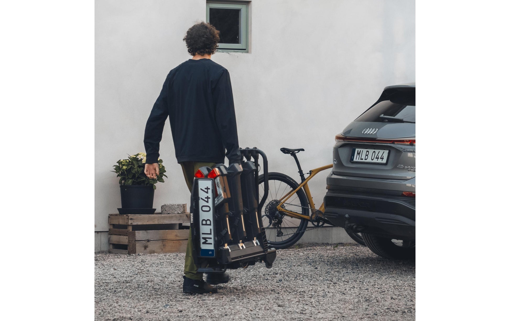 Thule Anhängerkupplungs-Fahrradträger EASYFOLD 3 – klappbar, 2 Fahrräder, max. 60 kg – für Anhängerkupplung