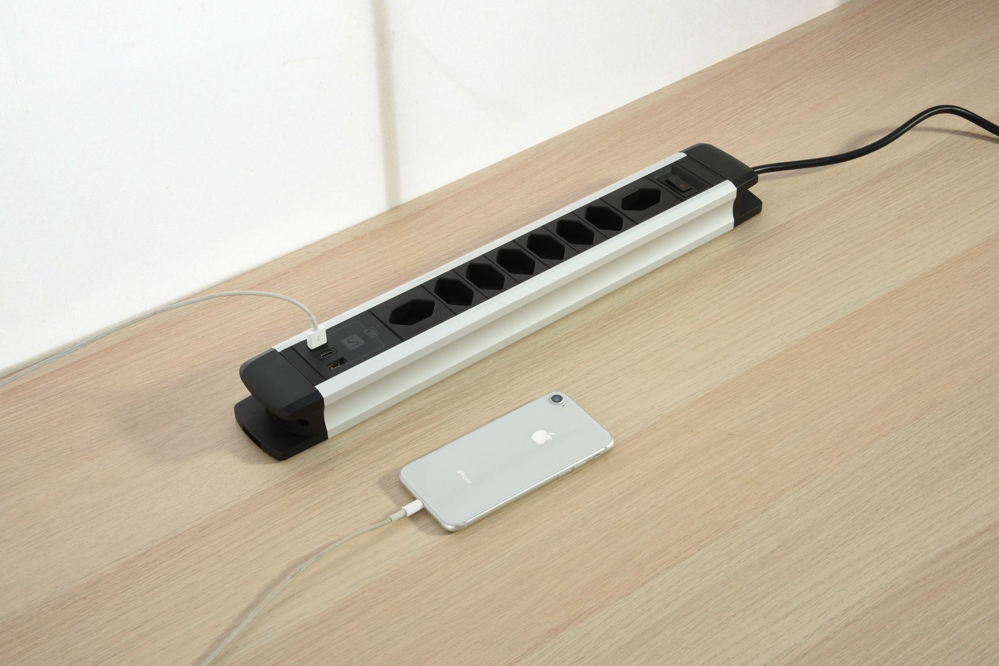 M. Schönenberger 85.870.8A – Steckdosenleiste, 8× T13, 2× USB-A, 1× USB-C, mit Schalter, 2 m, Stecker T12