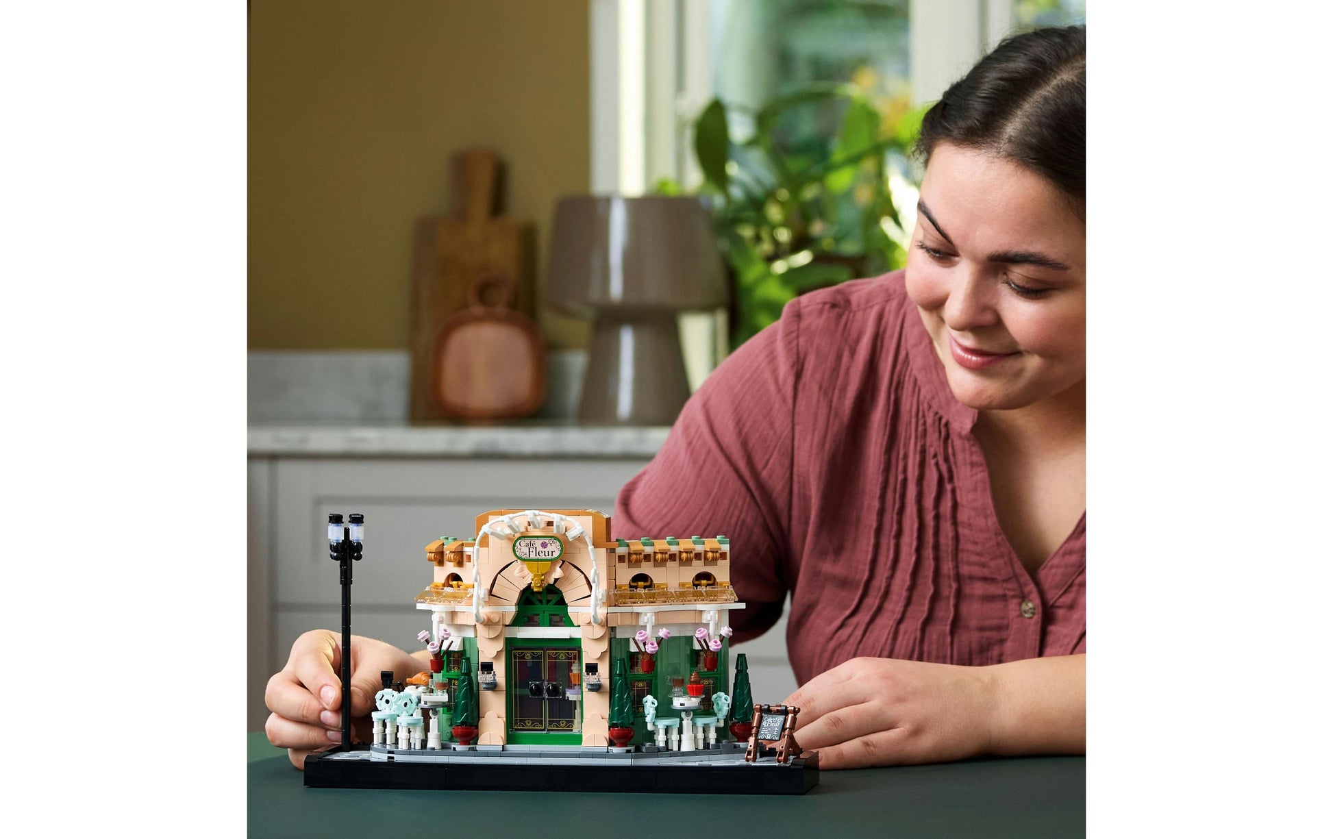 LEGO Icons Französisches Café 3D-Puzzle – 1101-teilig – 26,2 × 9,4 × 38,2 cm – ab 18 J.