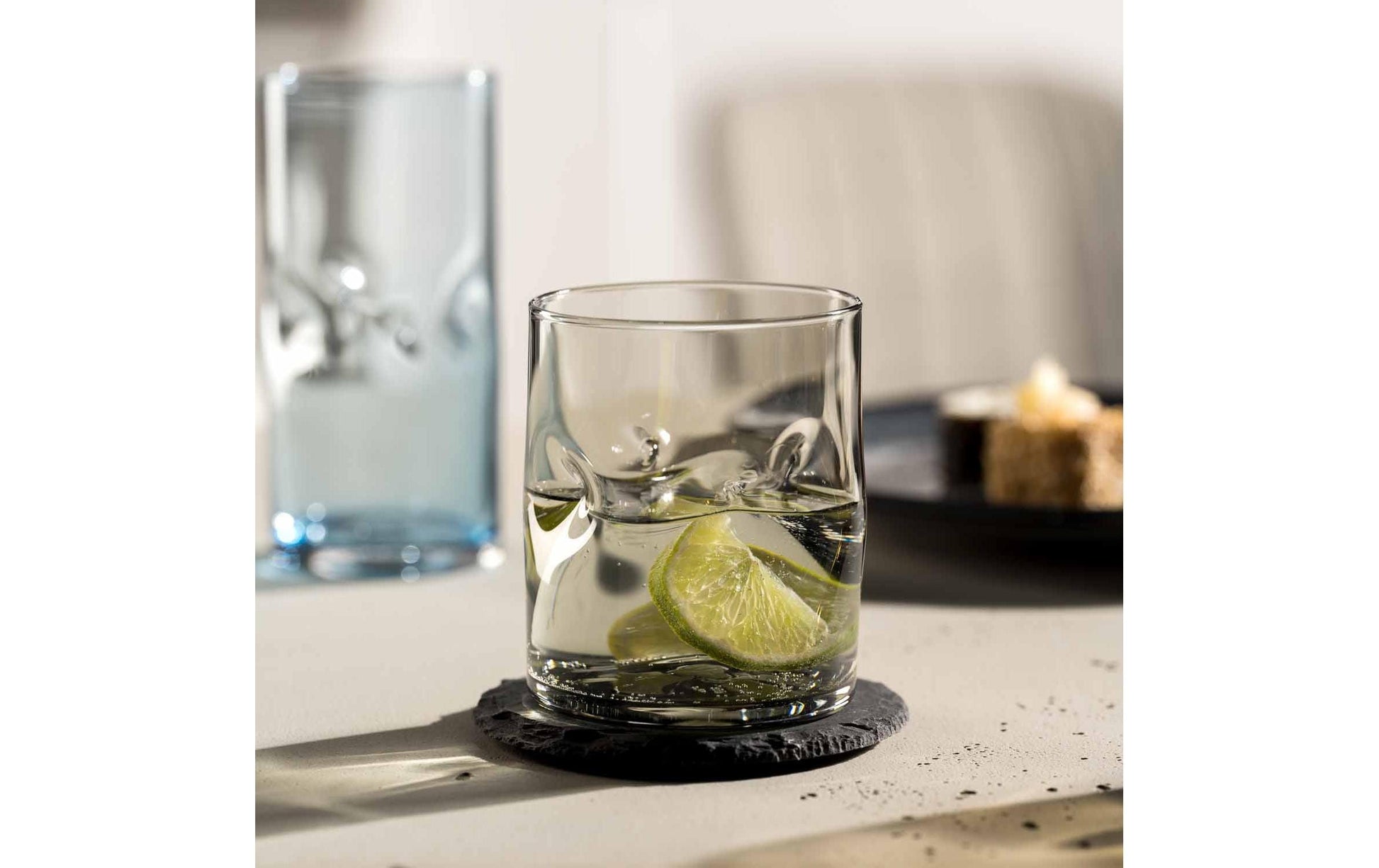 LEONARDO Trinkglas – 0,30 l, Kalk-Natron-Glas, Grau, spülmaschinenbeständig, 4 Stück