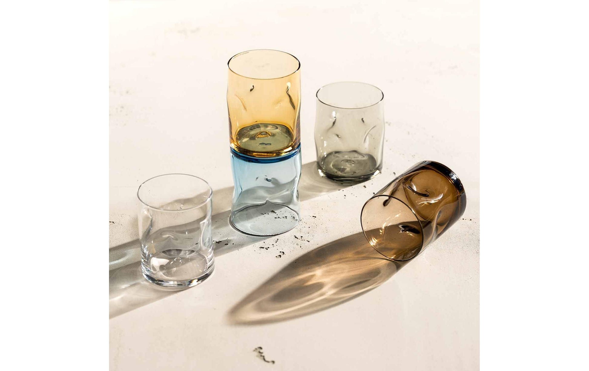 LEONARDO Trinkglas – 0,30 l, Kalk-Natron-Glas, Grau, spülmaschinenbeständig, 4 Stück