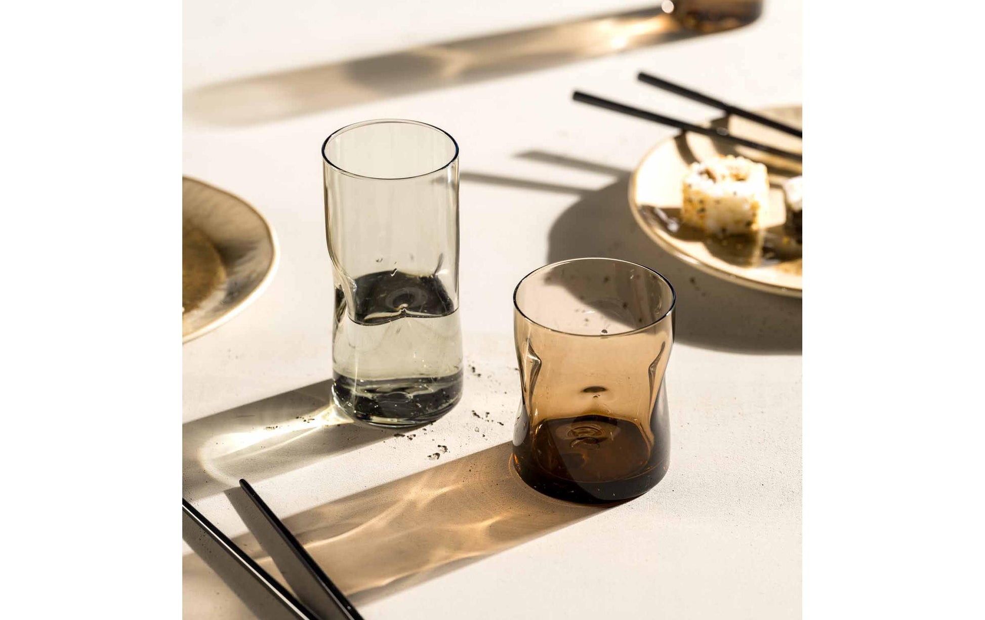 LEONARDO Trinkglas – 0,30 l, Glas, Braun, spülmaschinenbeständig, 4 Stück