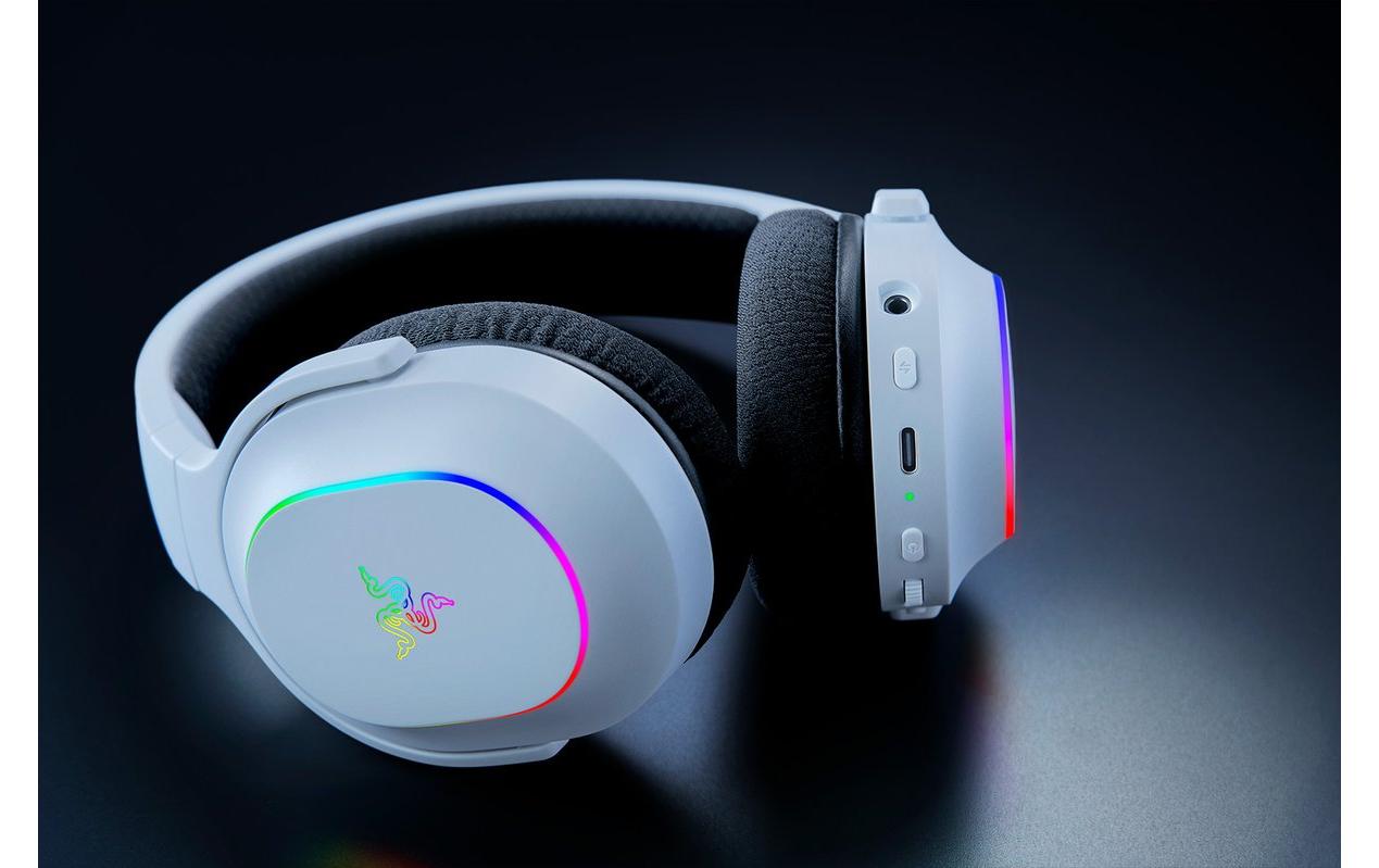 Razer Barracuda X Chroma Gaming-Headset – Over-Ear, Stereo, BT, mit USB-C-Dongle, Weiss