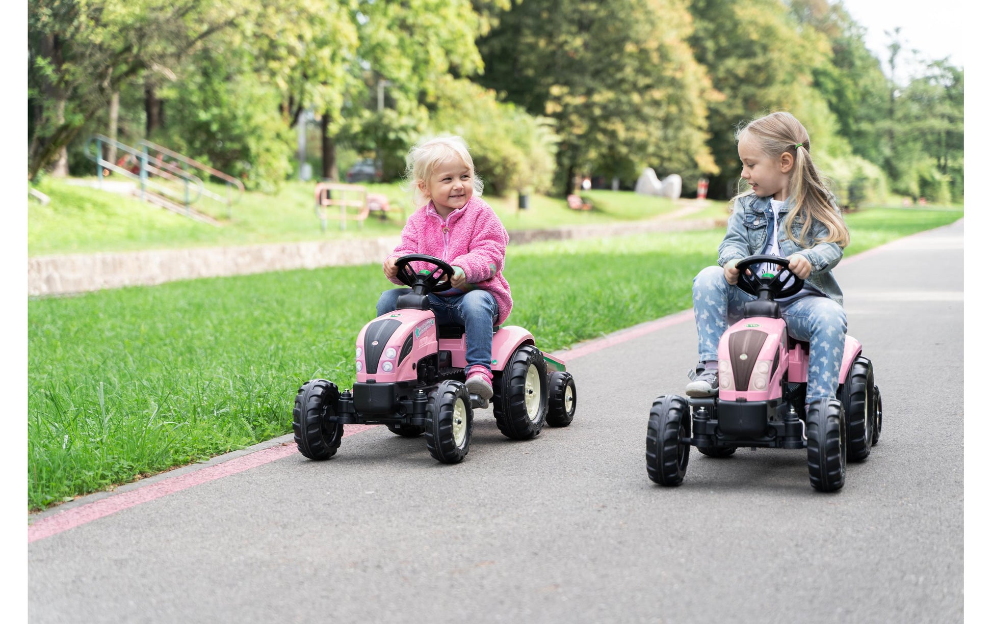 Falk Rutschfahrzeug Traktor – 123,0 × 53,0 × 42,0 cm – Rosa – Kunststoff/Stahl – ab 2 J.