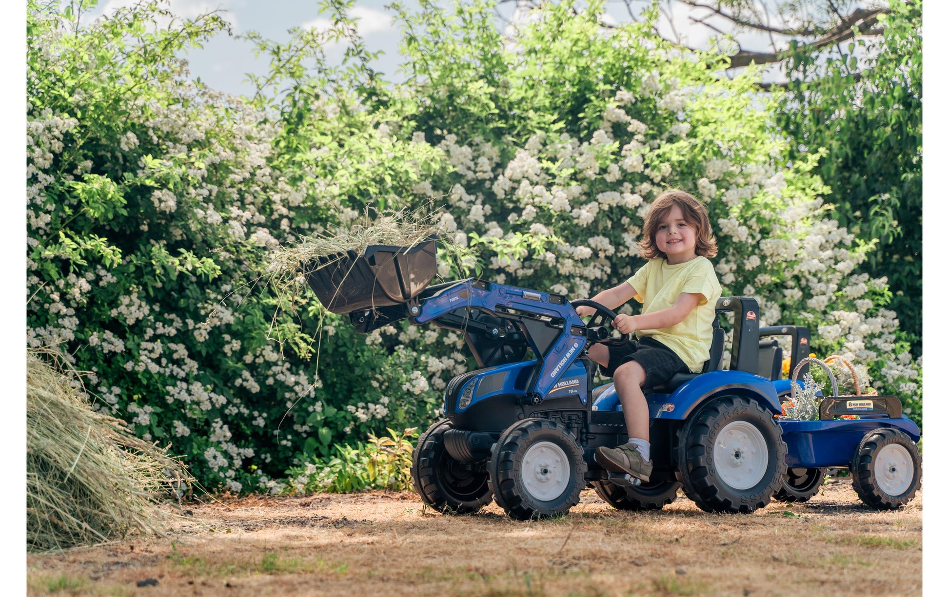 Falk Aufsitztraktor New Holland – mit Anhängerkupplung, bis 50 kg – 54 × 66 × 195 cm – ab 3 J. – Kunststoff
