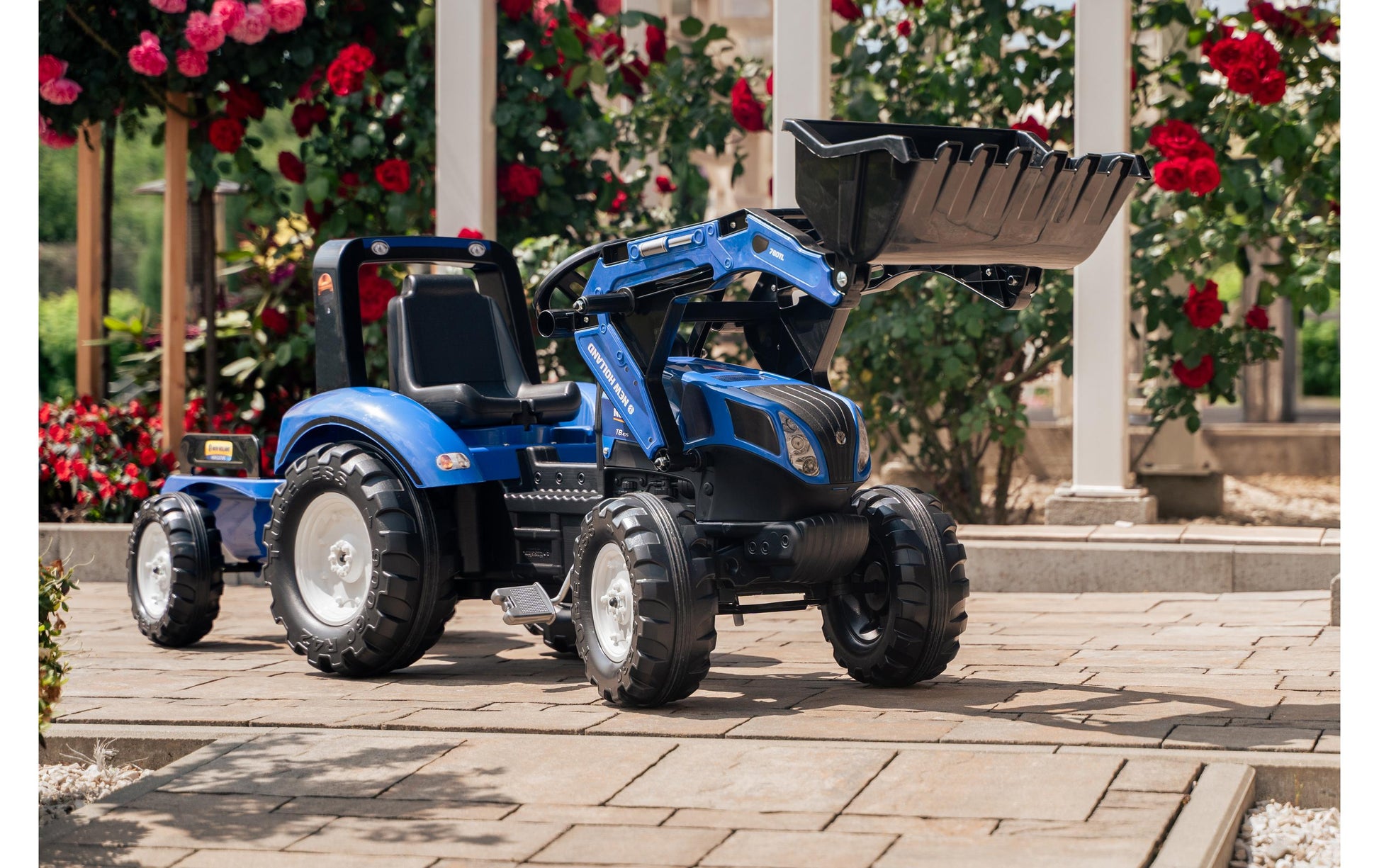 Falk Aufsitztraktor New Holland – mit Anhängerkupplung, bis 50 kg – 54 × 66 × 195 cm – ab 3 J. – Kunststoff