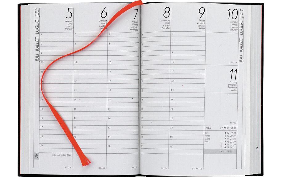Biella LONGATTI Agenda – 1 Woche/2 Seiten, Gebunden, 10,4 × 14,8 cm, 2026, Mehrsprachig, Schwarz