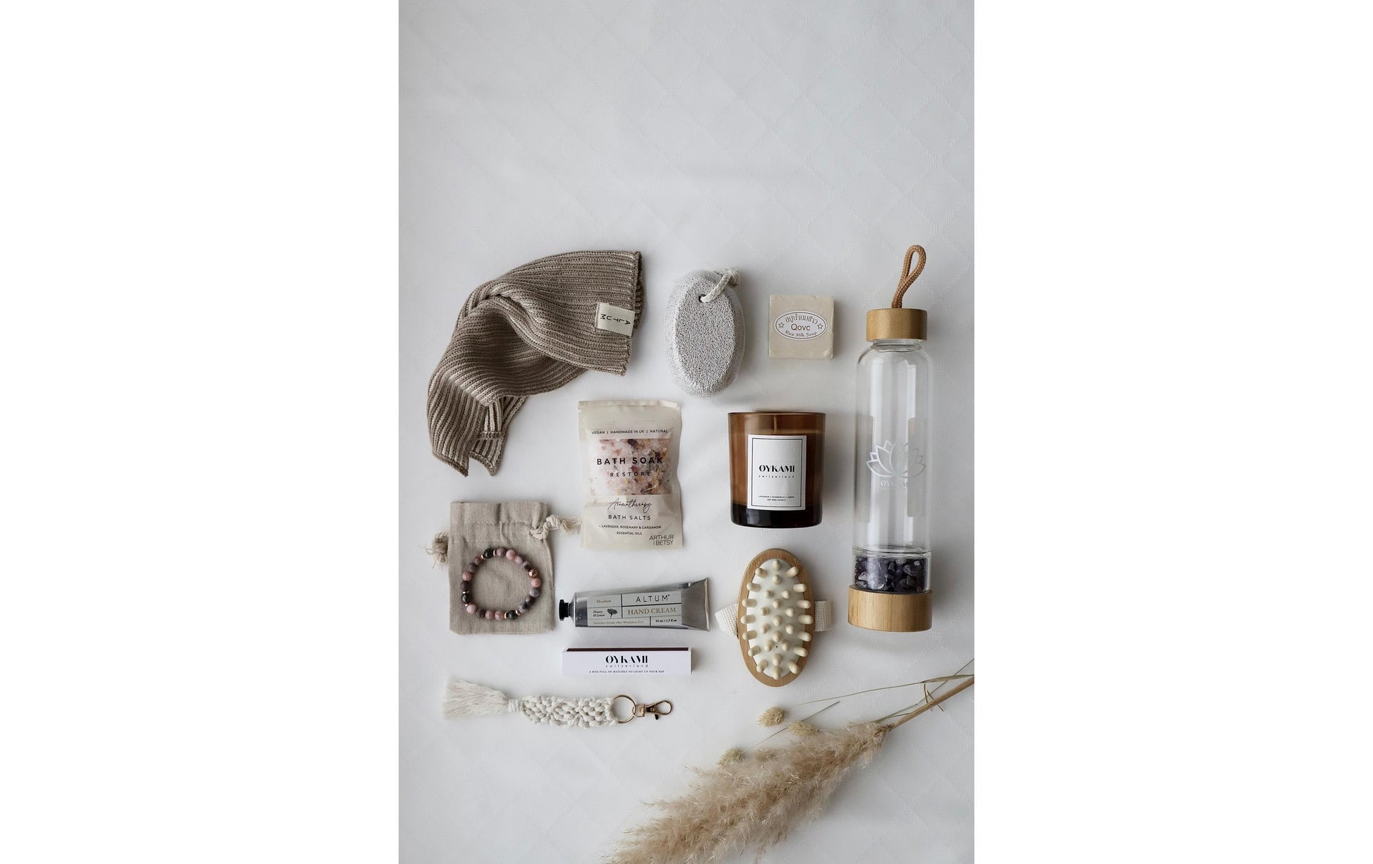 OYKAMI Geschenkbox – mit Soja-Duftkerze – Wachs & Sonstiges, Mehrfarbig