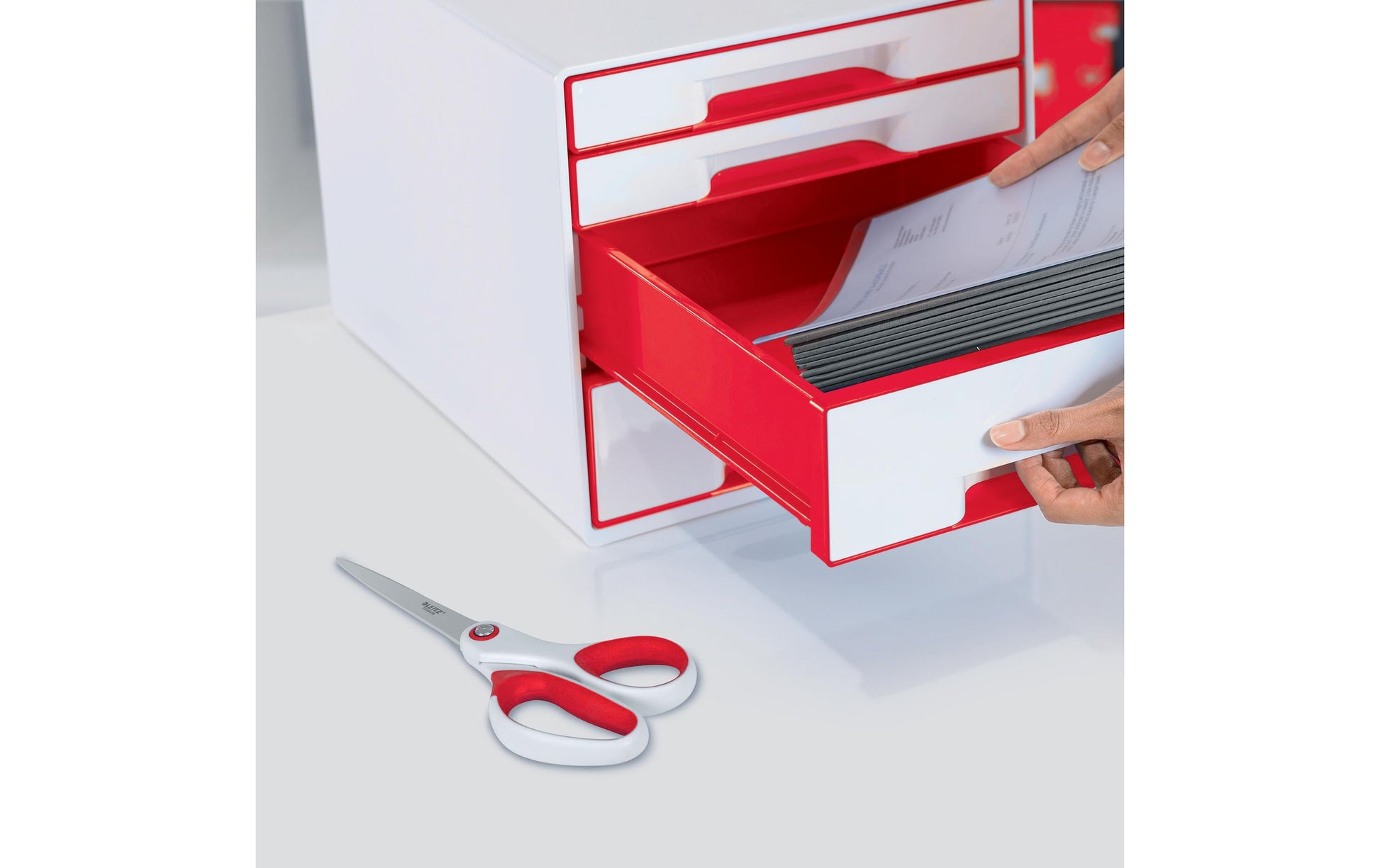 Leitz WOW Schere 20,5 cm, für Rechtshänder – Edelstahl, titanbeschichtet, ergonomischer Griff, Rot/Weiss