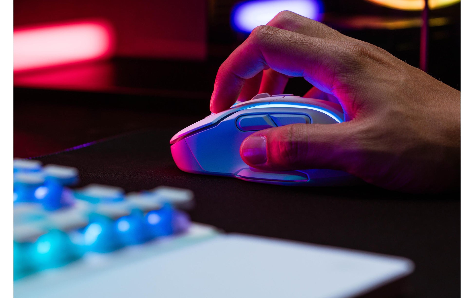 Turtle Beach Kone II Air Gaming-Maus – kabellos, 1'000 Hz, 7 Tasten, für Rechtshänder, RGB-Beleuchtung, weiss