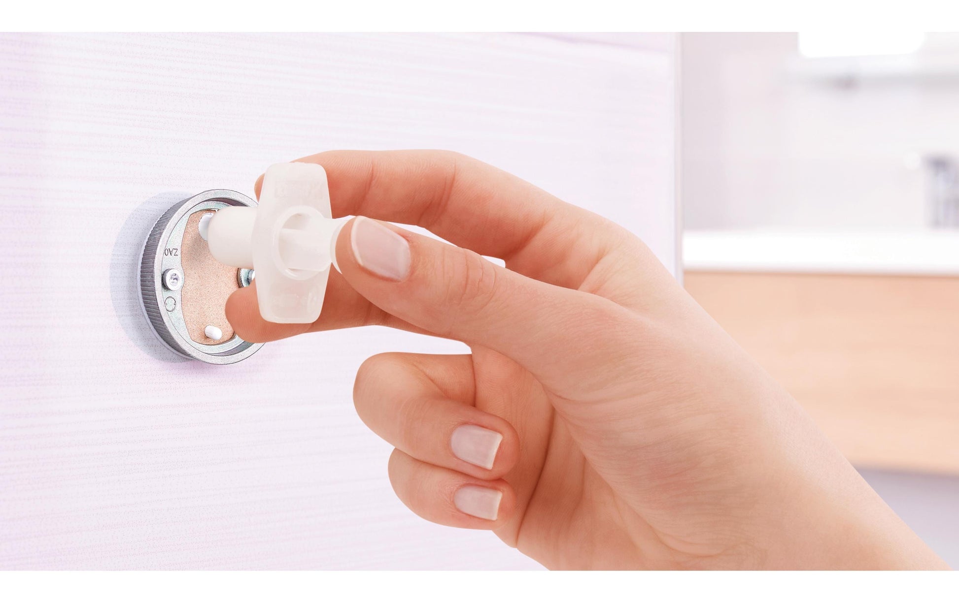 tesa Handtuchhaken – Klebemontage – 8 × 5 cm – Grau – Edelstahl