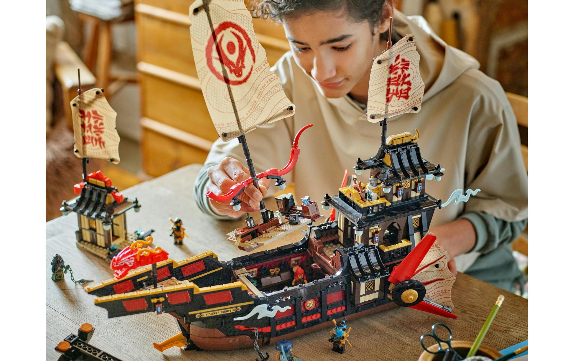 LEGO Ninjago Der Tempel-Flugsegler – 2'387 Teile – 37,8 × 11,8 × 55,5 cm – ab 14 Jahren