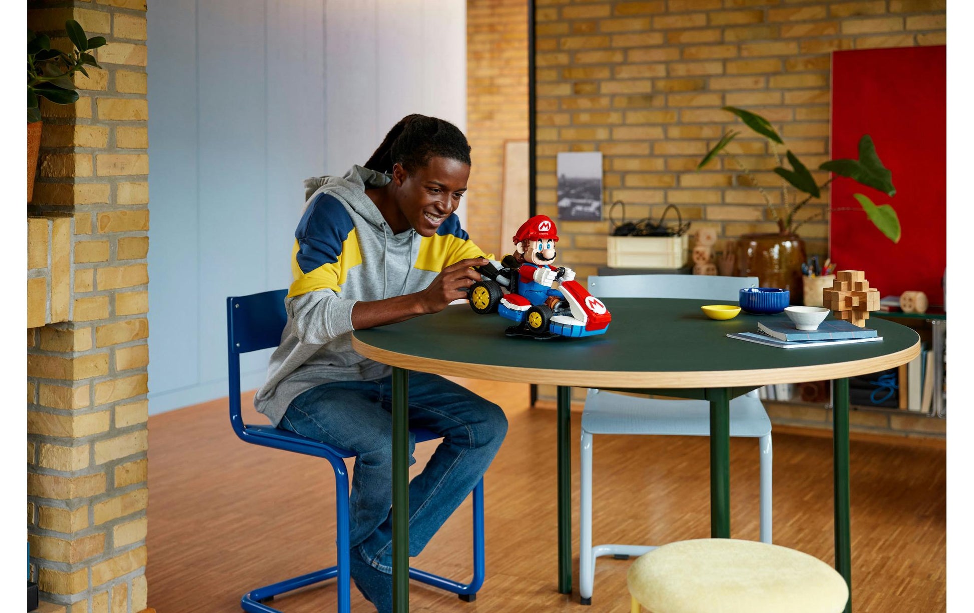 LEGO Super Mario 72037 Mario und Standard-Kart – 1972-teilig – 37,8 × 8,7 × 55,5 cm – ab 18 J.