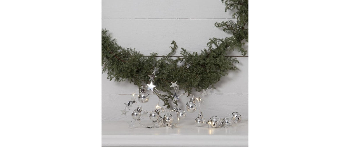 Star Trading LED Lichterkette – Starterset, 1,4 m, 0,6 W, Warmweiss, Silber/Transparent, Batteriebetrieb, Timer