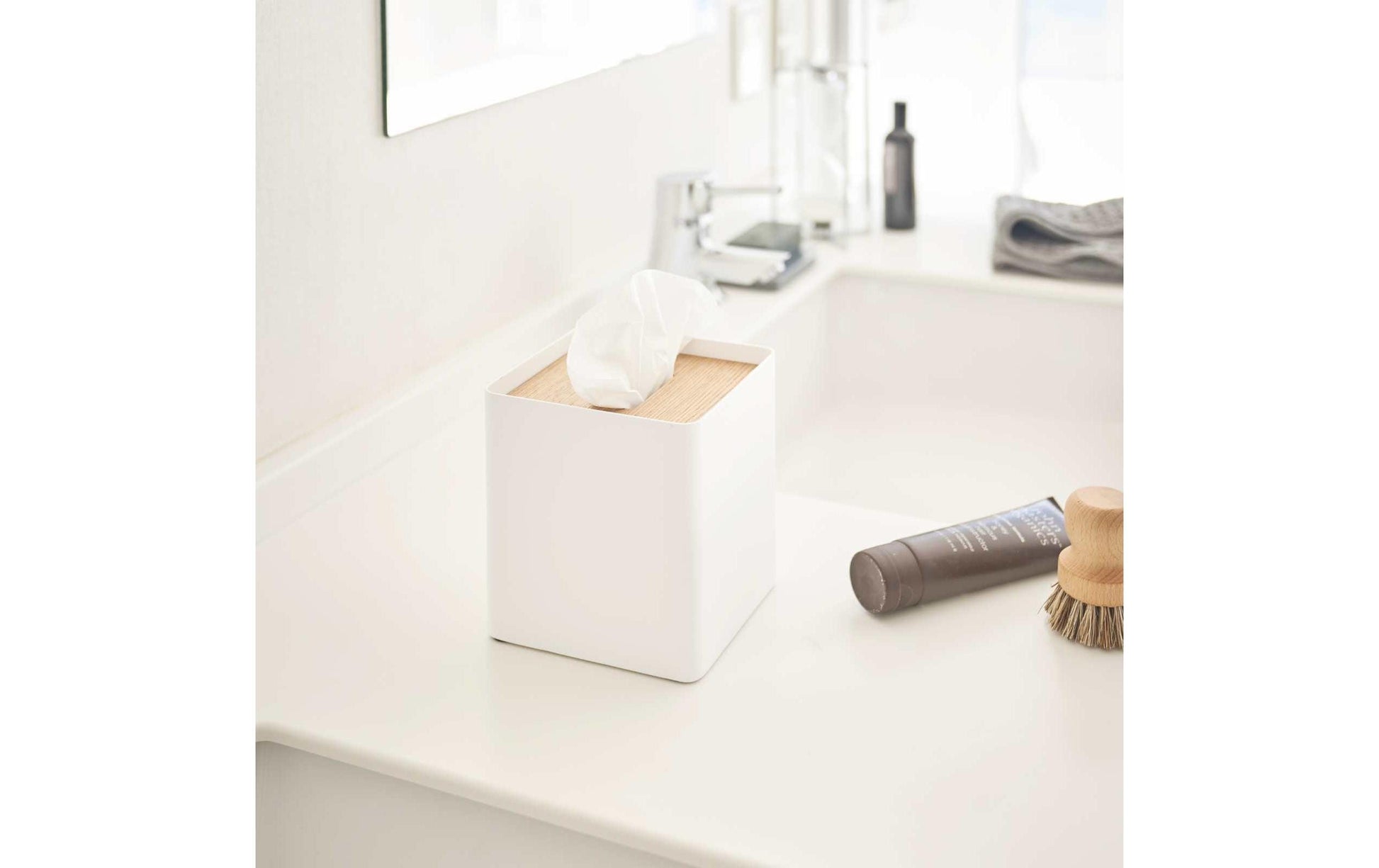 Yamazaki Kosmetiktuchbox – 13×13×15,5 cm, Stahl/Sperrholz, freistehend, Weiss