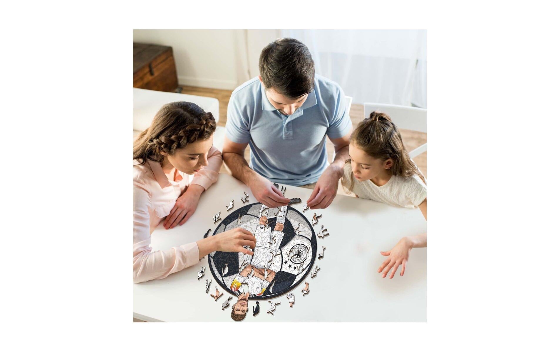 Iconic Puzzles Puzzle Kai Havertz (Deutsche Nationalmannschaft) – 30 × 42 cm – ab 10 J. – Holz, mehrfarbig
