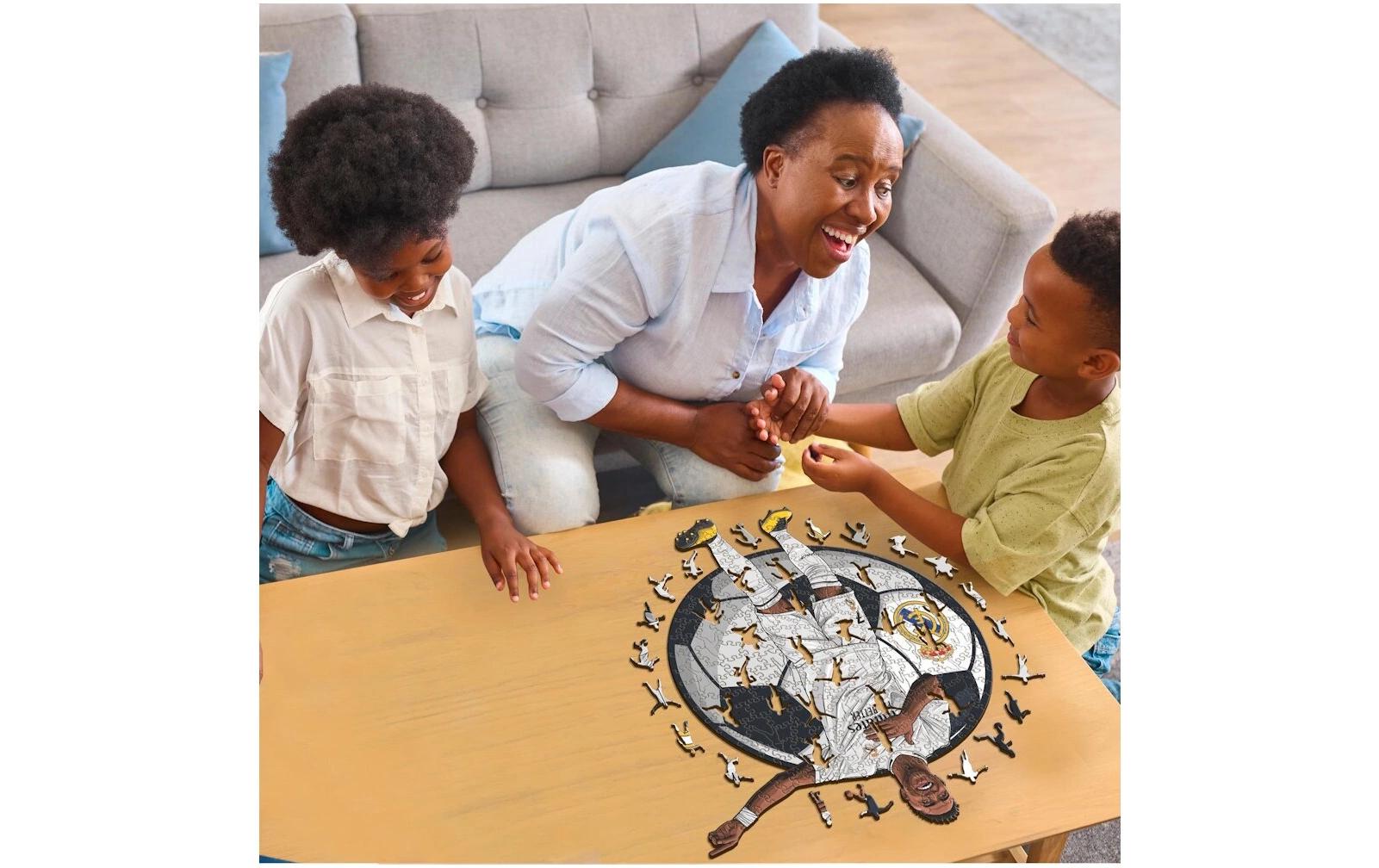 Iconic Puzzles Vinicius Jr. - Real Madrid – Logikspiel, 1 Spieler, ab 10 Jahren, mehrsprachig
