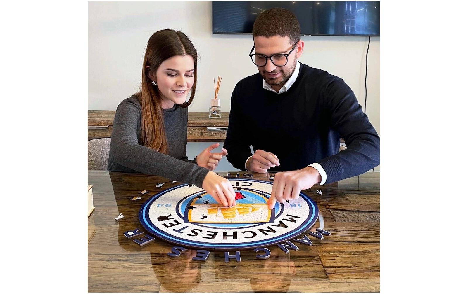 Iconic Puzzles Puzzle Man City FC Logo – 270 Teile – 37,5 × 37,5 cm – ab 10 J. – Holz, mehrfarbig – FSC