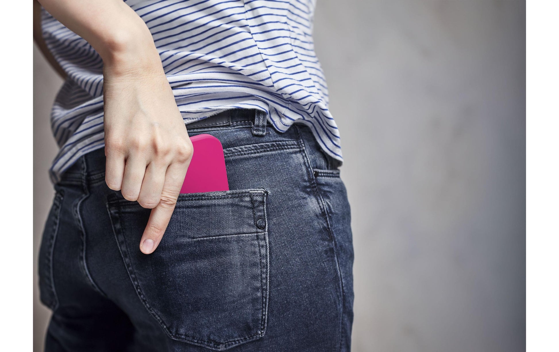Cellularline Backcover Sensation+ – für Apple iPhone 15 Pro – rosa – Silikon