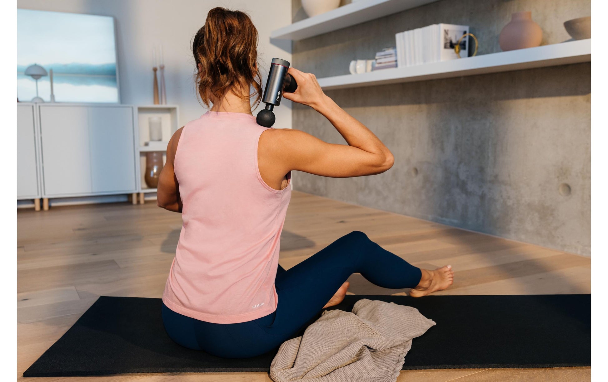 Beurer Massagepistole MG 195 – Perkussionsmassage, Hot & Cold, für Rücken