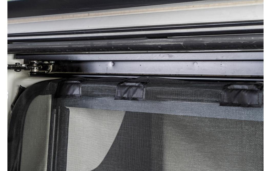 VanQuito Auto-Moskitonetz, Magnetreissverschluss – für VW (Beifahrerseite rechts) – Schwarz – Glasfaser/PVC