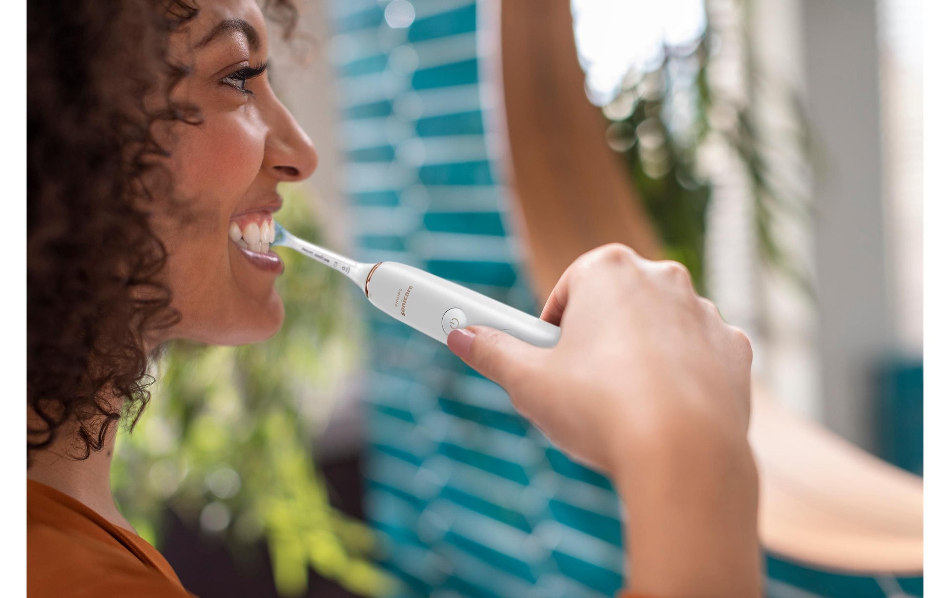 Philips Schallzahnbürste Sonicare DiamondClean 9000 (HX9914/57) – 5 Modi – 2 Griffe, 2 Bürstenköpfe