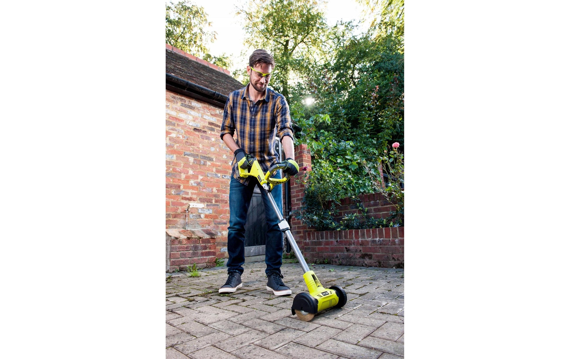 Ryobi Reinigungsgerät RY18PCA-0 – Akku-Fugenreiniger, inkl. Drahtbürste – 21,0 × 21,0 × 19,0 cm