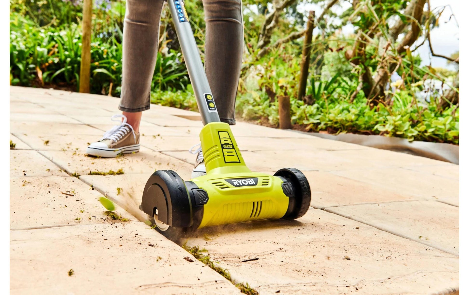 Ryobi Reinigungsgerät RY18PCA-0 – Akku-Fugenreiniger, inkl. Drahtbürste – 21,0 × 21,0 × 19,0 cm