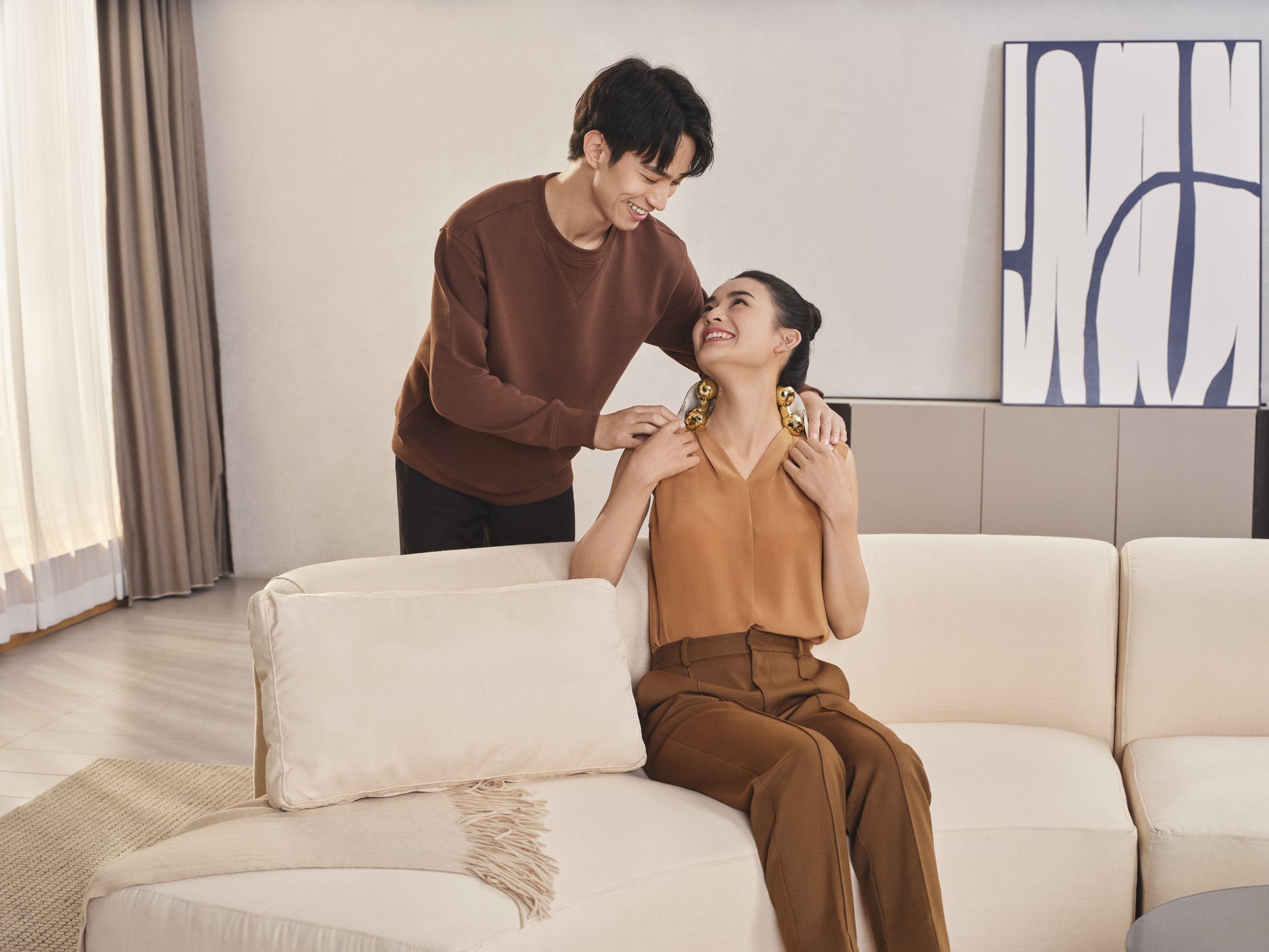 SKG Schulter- und Nackenmassagegerät H7 Ultra-E – Rollenmassage, mit Wärmefunktion – Akku – Gold