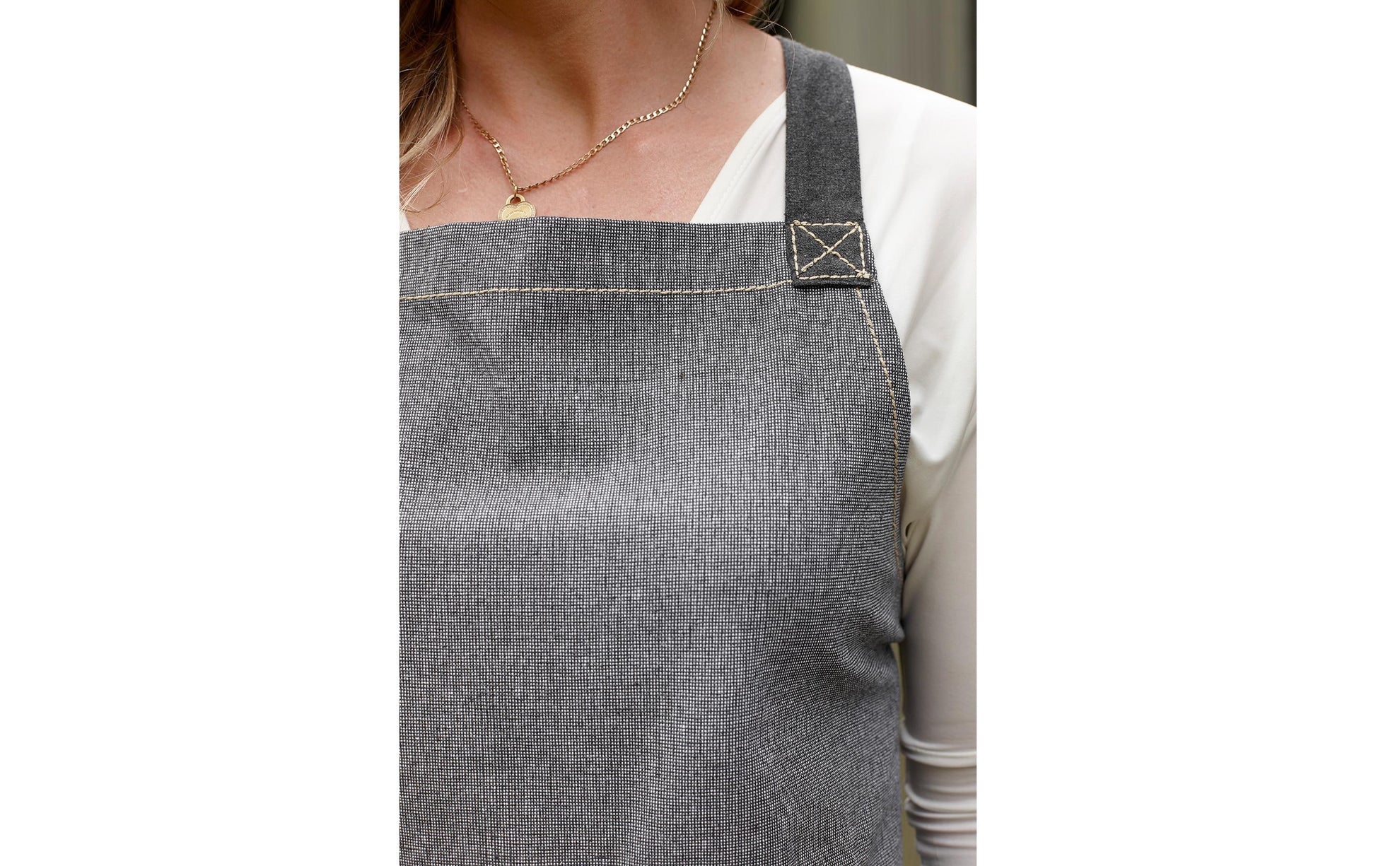 Ladelle Eco Recycled – Küchenschürze 70 × 89 cm, Polyester (PES)/Baumwolle (recycelt), schwarz