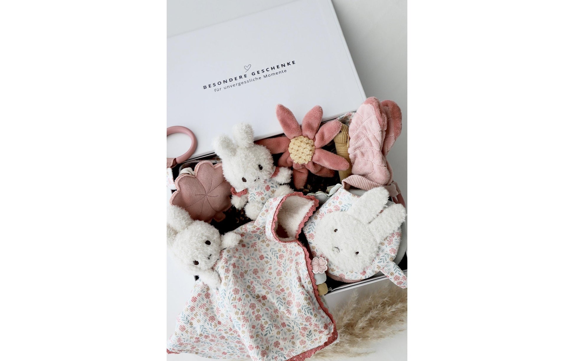 OYKAMI Geschenkbox Miffy – 1 Stück – ab 0 Jahren – Plüsch, Baumwolle – Rosa