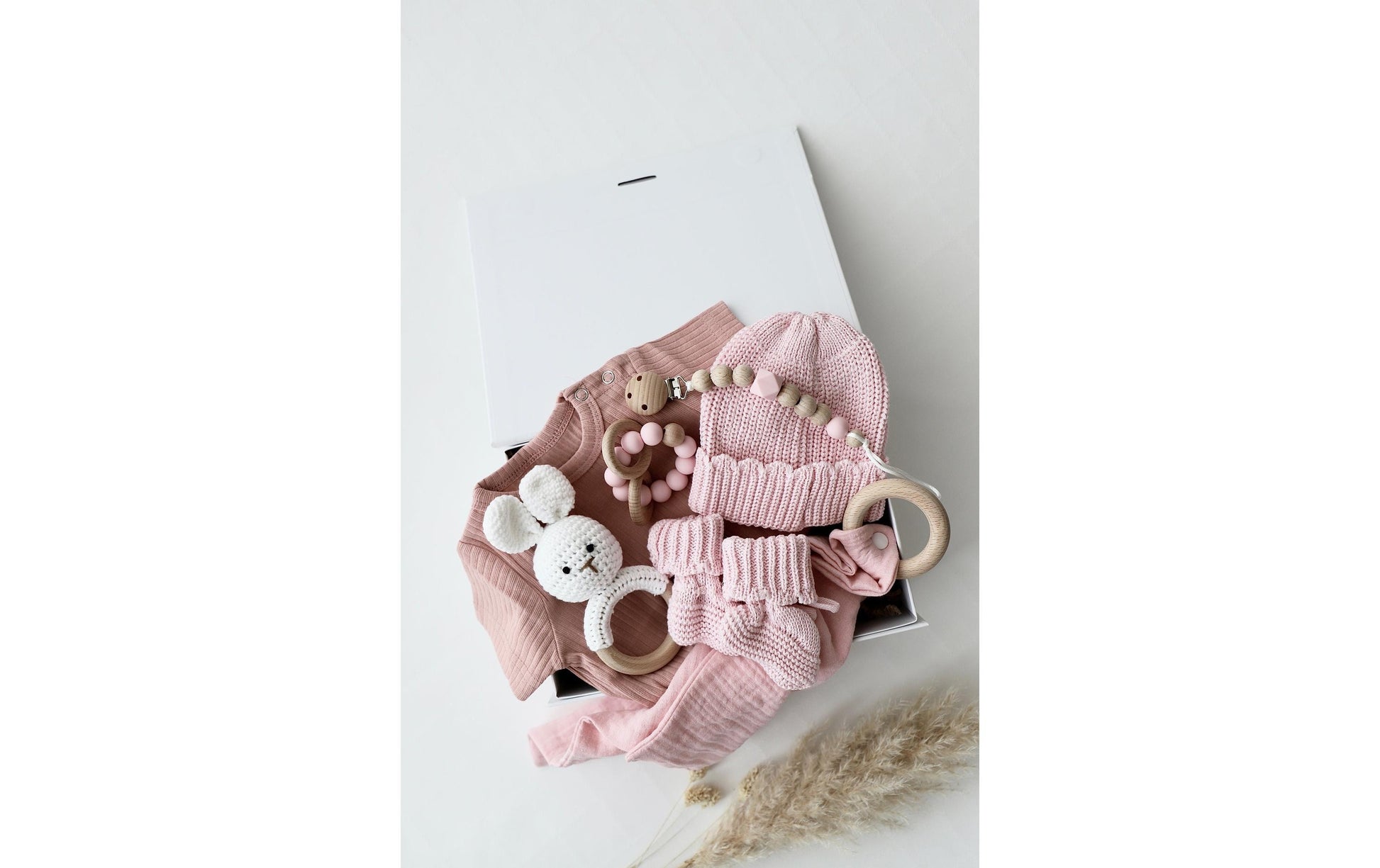 OYKAMI Palermo Geschenkbox Hase – ab 0 Jahren – Plüsch, Holz – Rosa