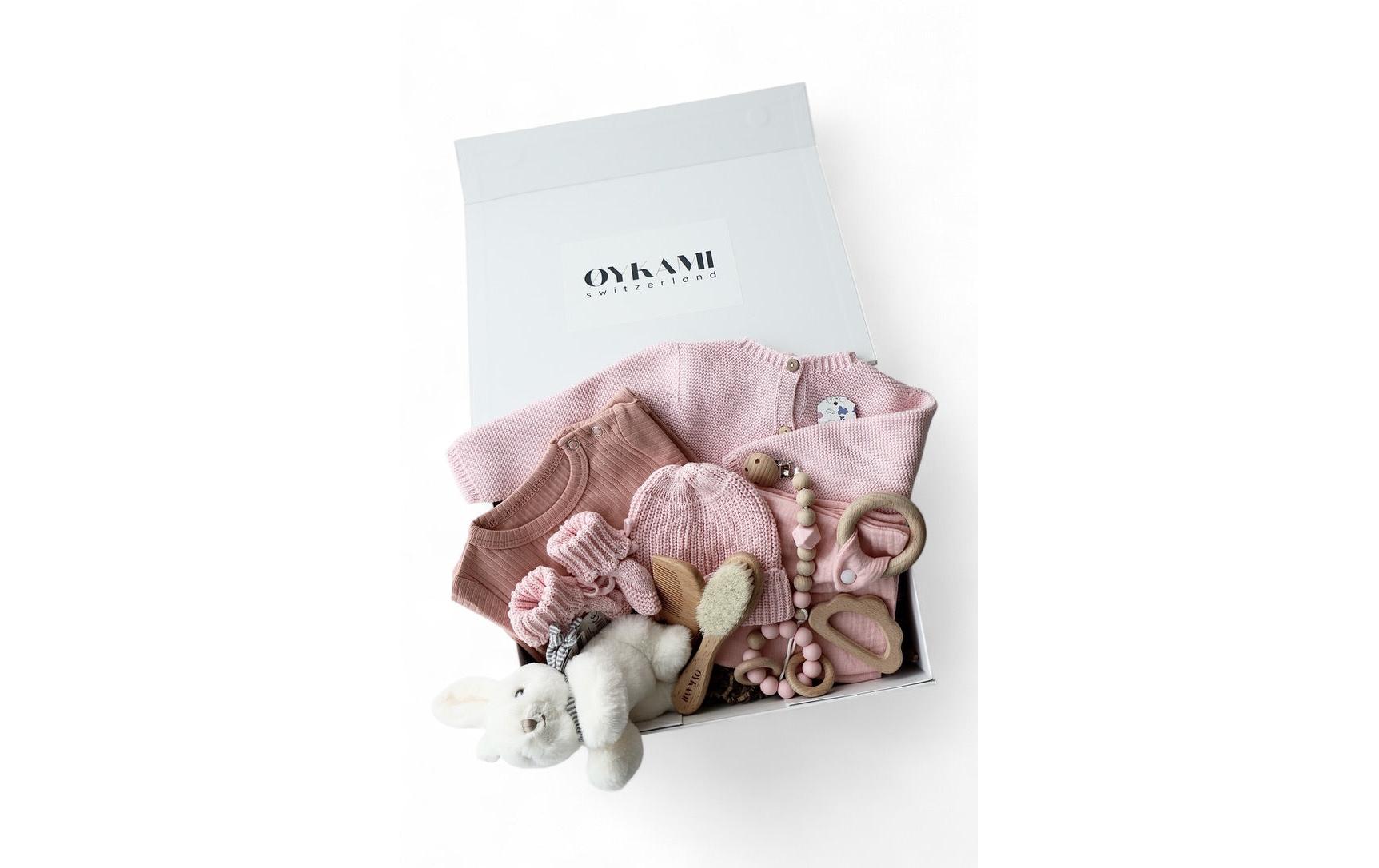 OYKAMI Geschenkbox Verona – rosa, weiss – Plüsch, Baumwolle, Holz – 280 × 350 × 110 mm