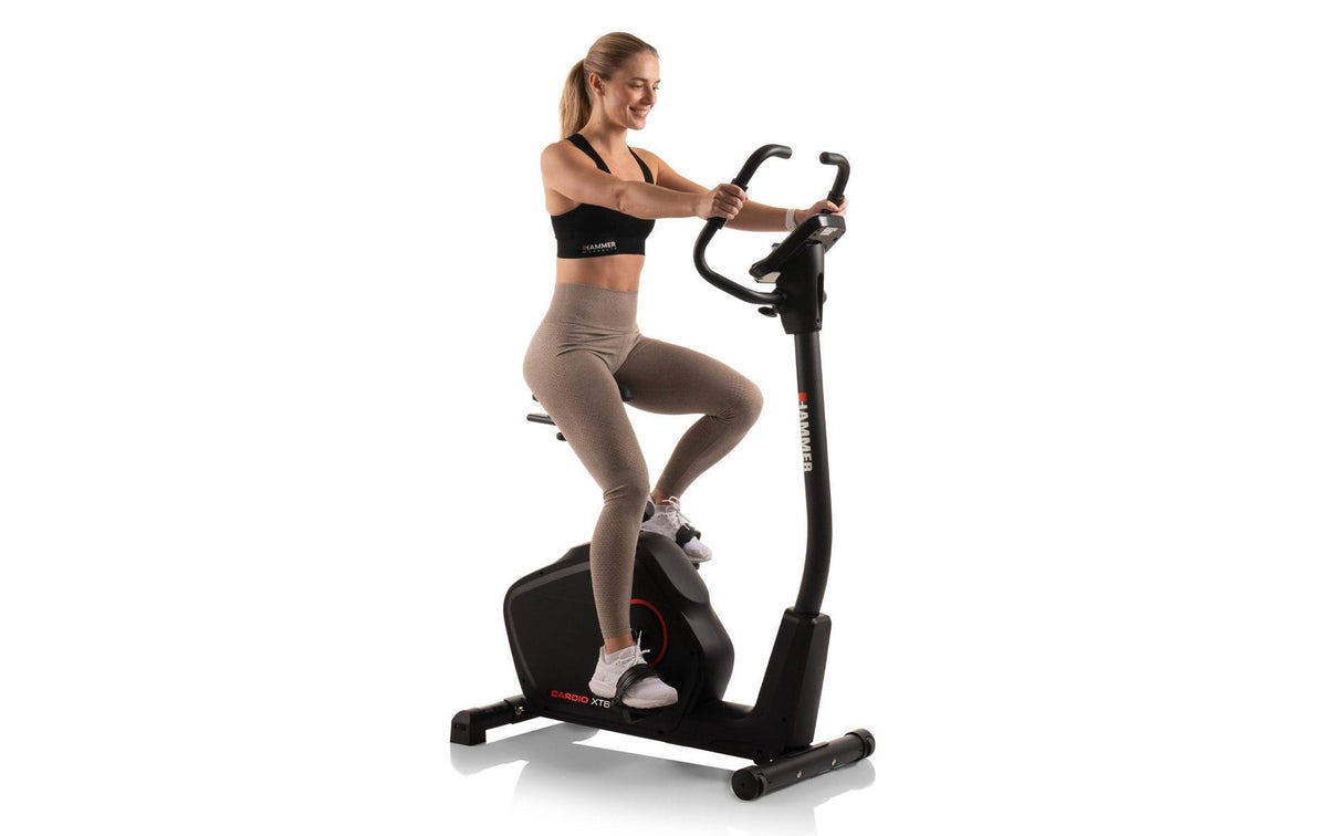 HAMMER Aufrechtes Fahrrad Cardio XT6 BT, Belastbarkeit 130 kg, Schwungmasse 8 kg – Schwarz
