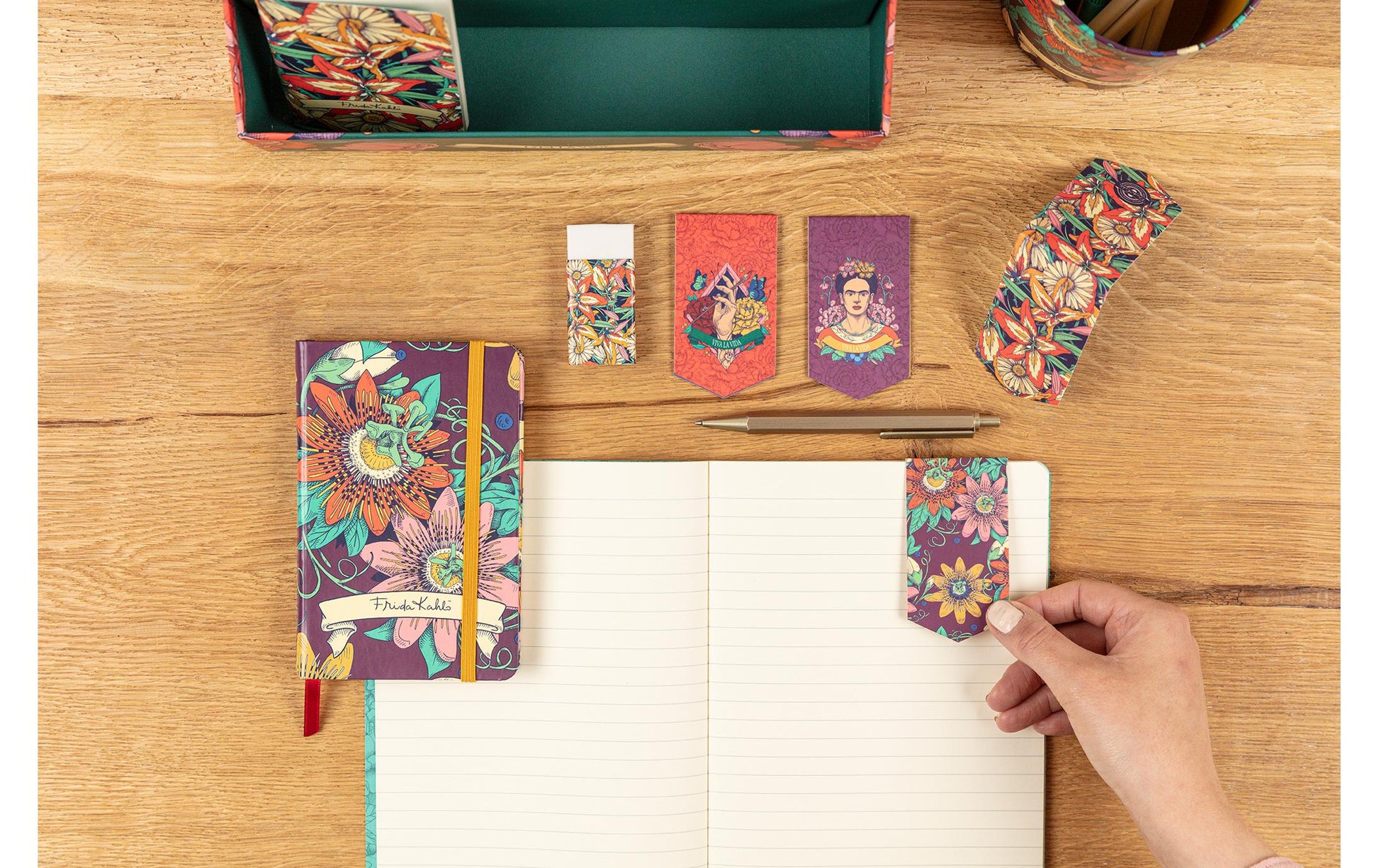 Clairefontaine Notizbuch – A6 – blanko – 160 Seiten – 90 g/m² – Hardcover, Lesezeichen – mehrfarbig, PEFC