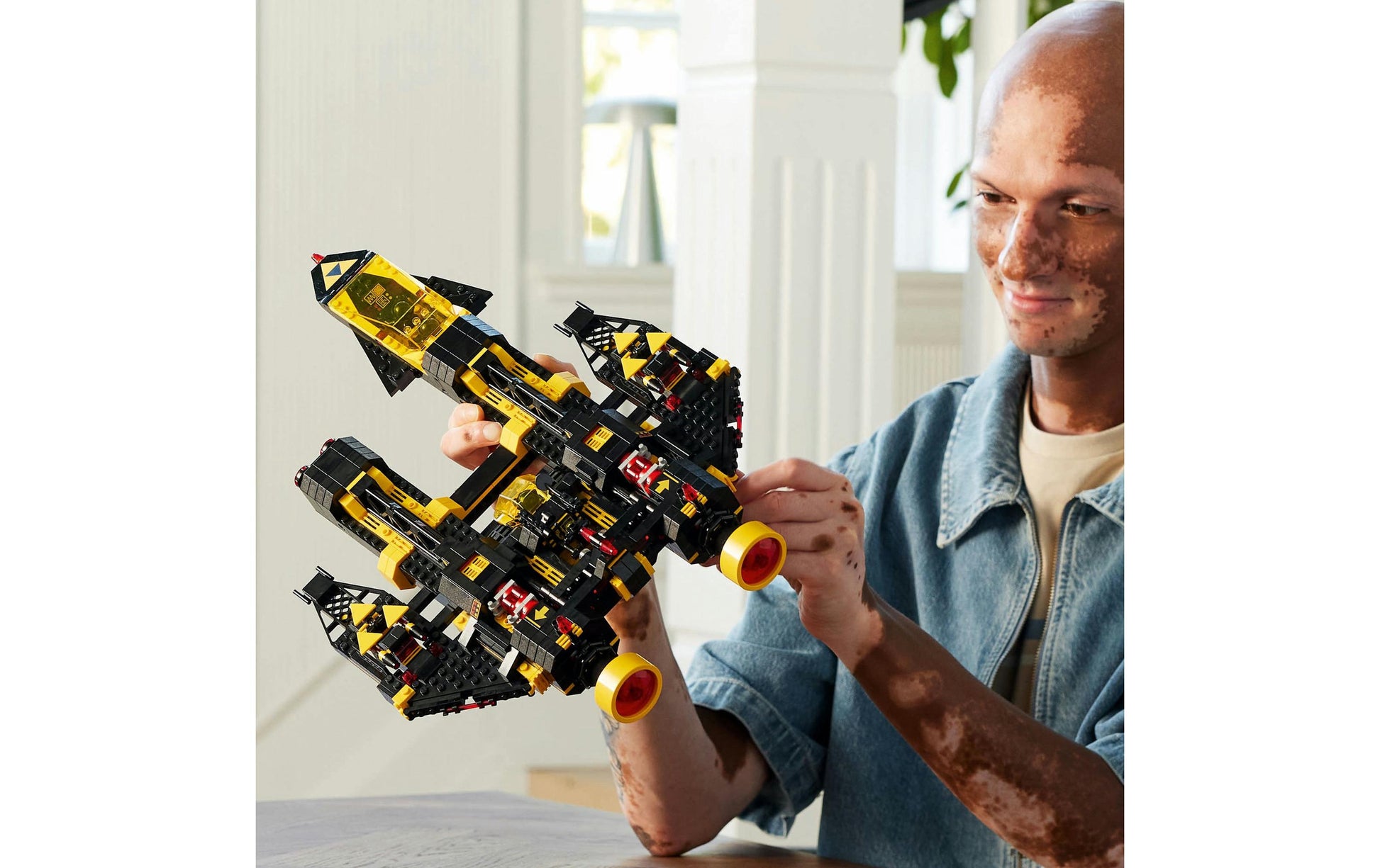 LEGO Icons Blacton Renegade Flugmodell – 1151-teilig – 26,2 × 9,4 × 38,2 cm – ab 18 J.