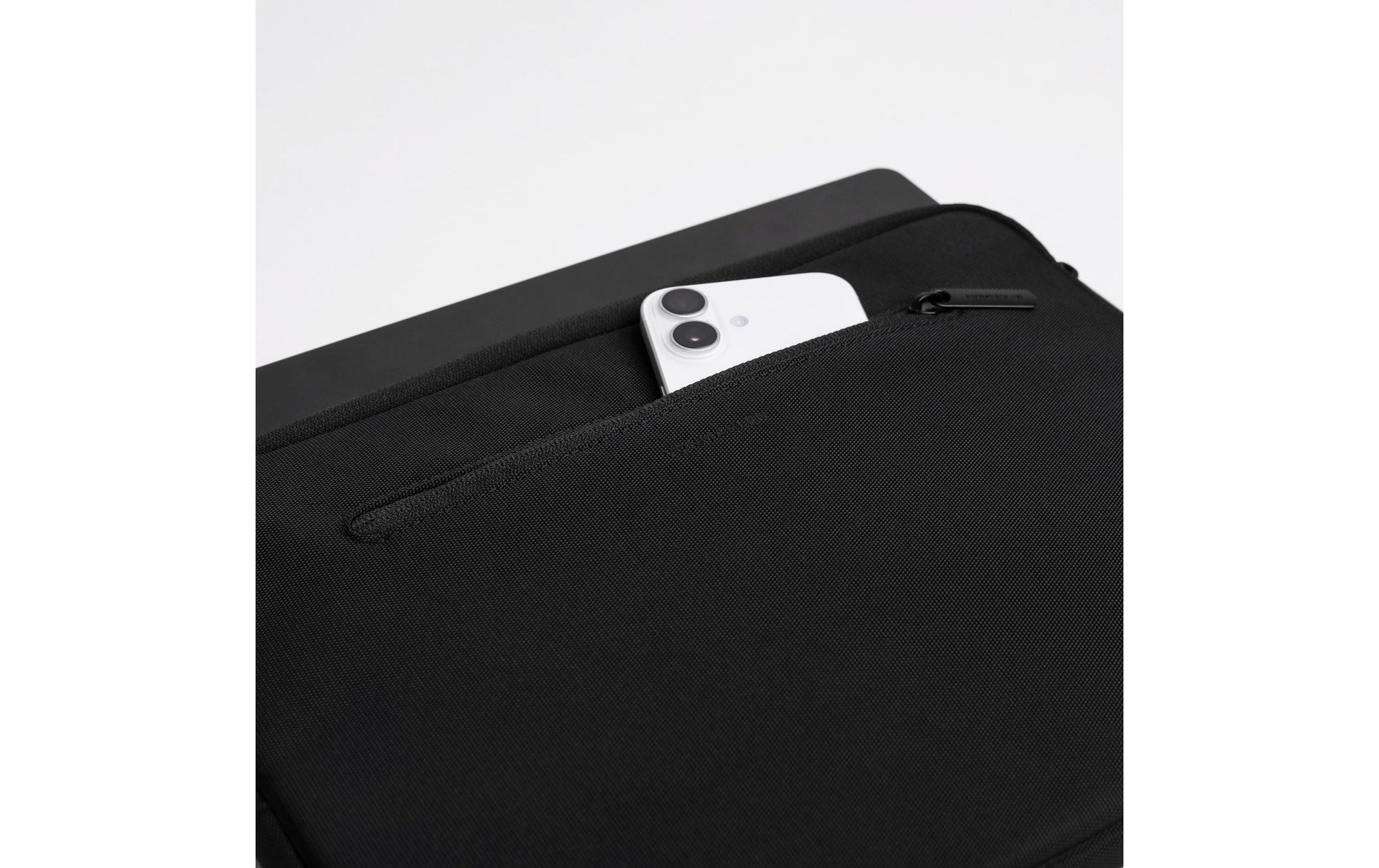 Vonmählen Notebook-Schutzhülle 16" – Schwarz