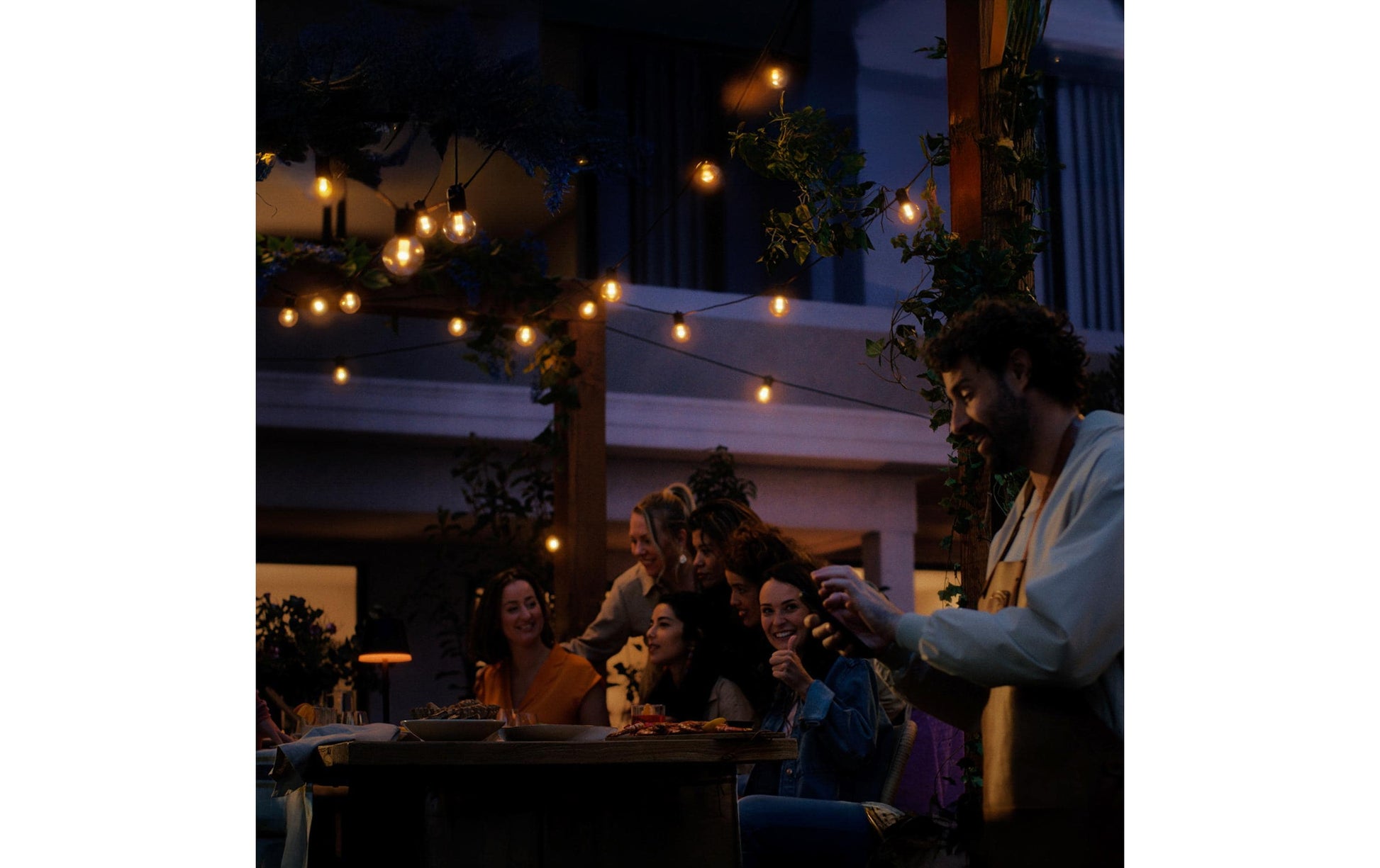Philips Hue Festavia Globe Outdoor LED-Aussenleuchte – 9 W, 1000–20000 K, RGBW, 100–240 V