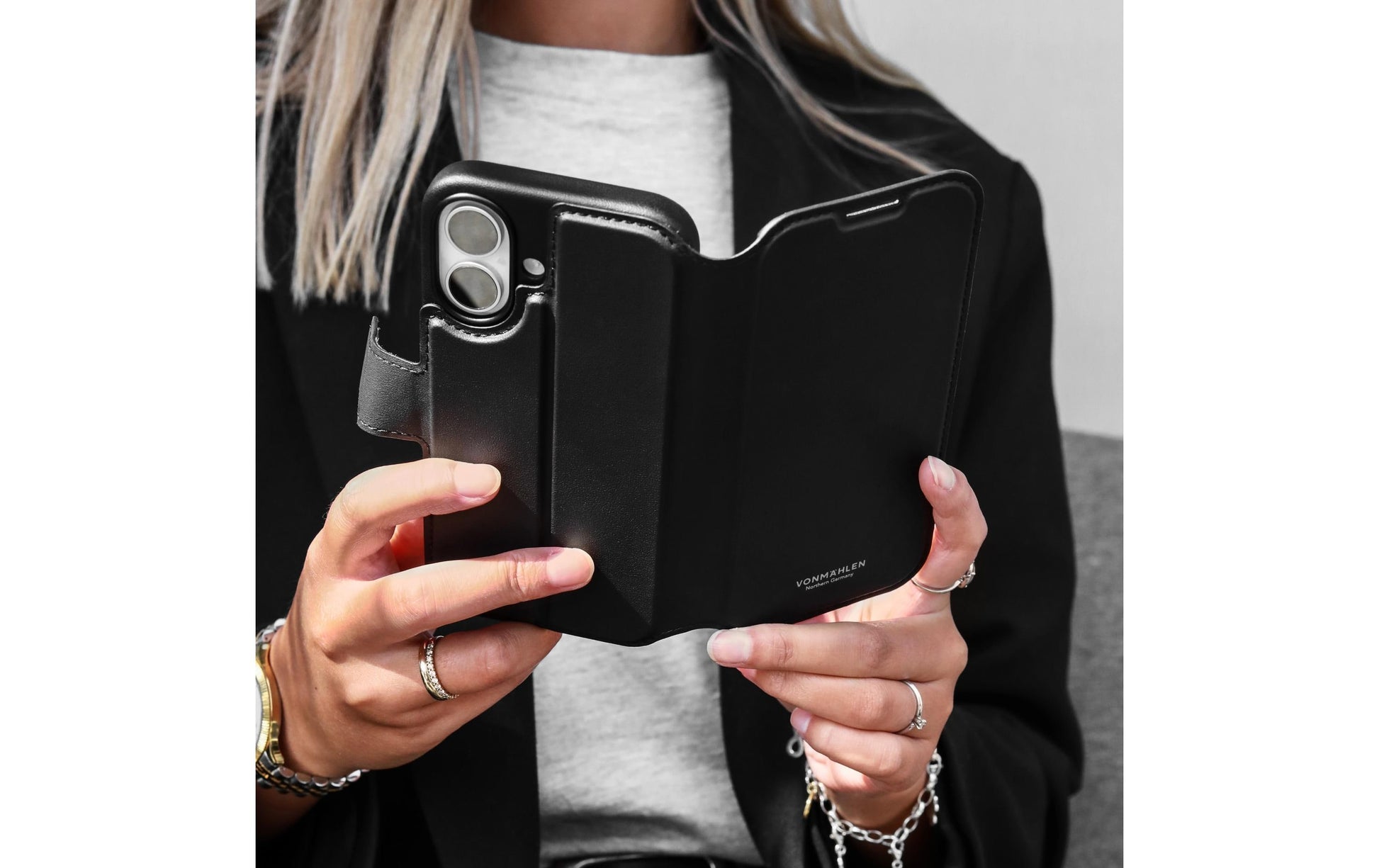 Vonmählen Booklet-Hülle – für Apple iPhone 17 Pro Max – schwarz – Kunstleder